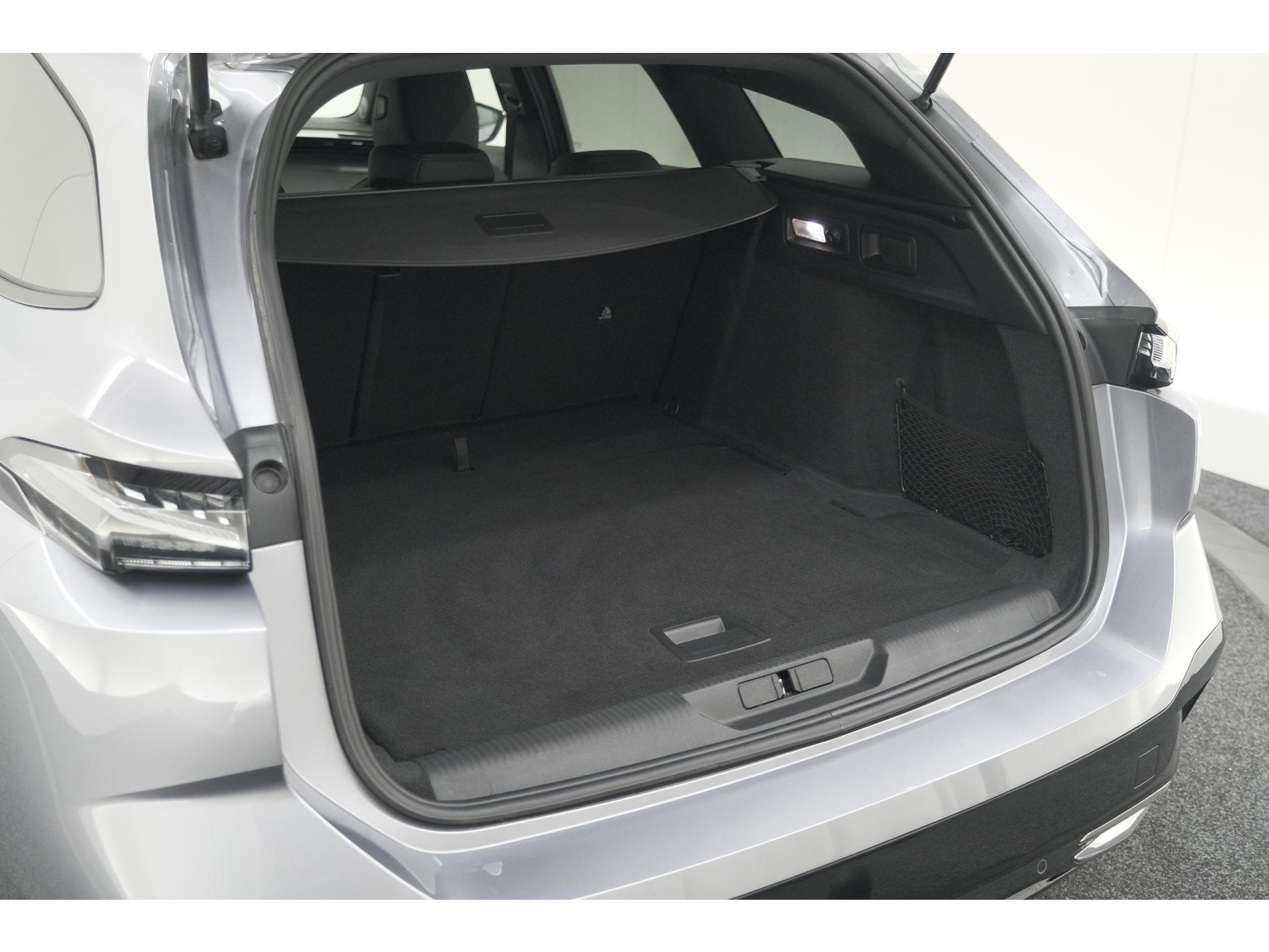 Peugeot 308 SW PureTech 130 EAT8 GT | Trekhaak | Stoelverwarming | Camera | Adaptieve Cruise Control