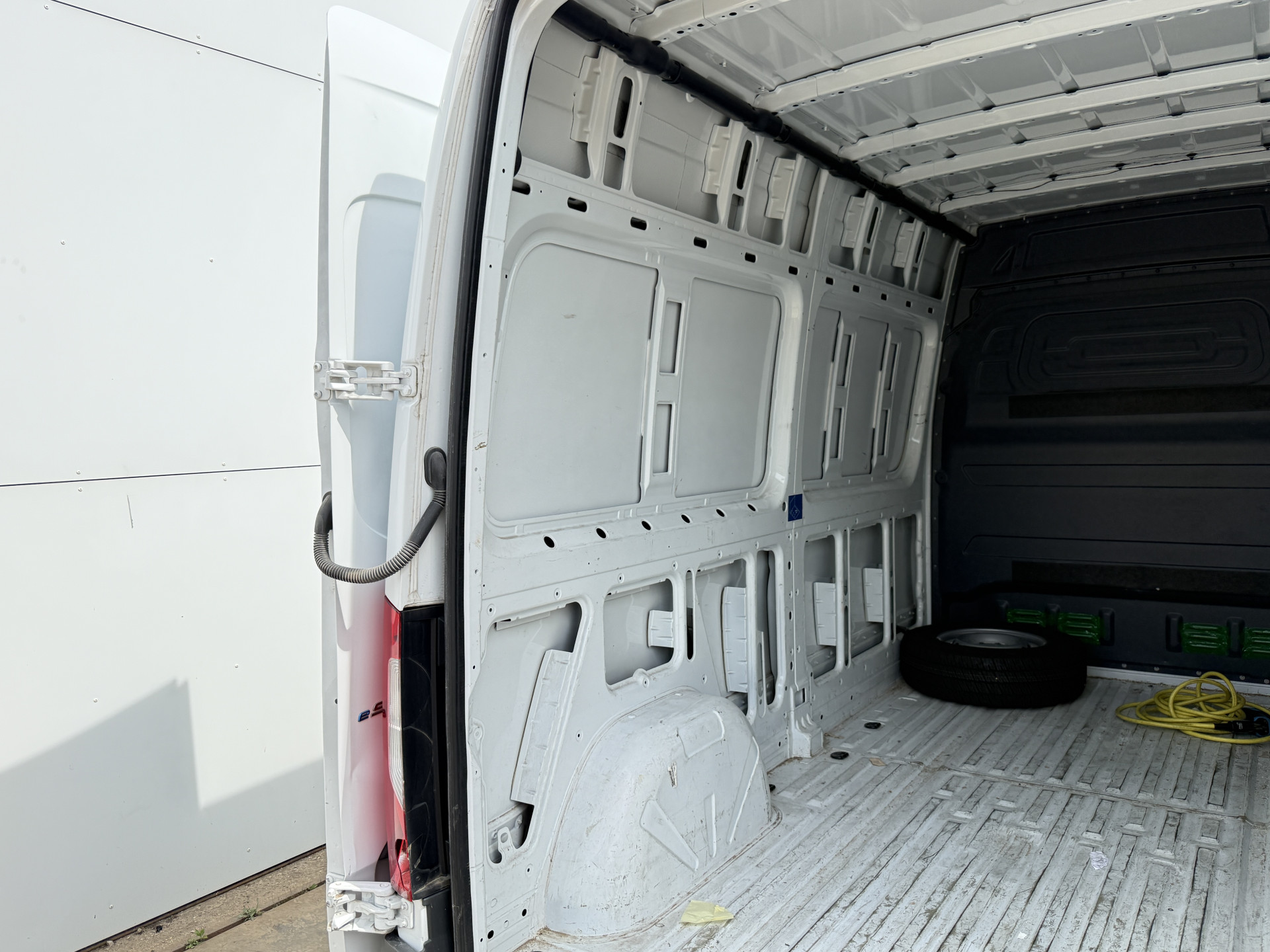 Mercedes-Benz eSprinter eSprinter L2H2 55 kWh L2H2 Elektrisch 168km WLTP 94% (SOH) Snelladen Laadkabel Climate Control Stoelverwarming