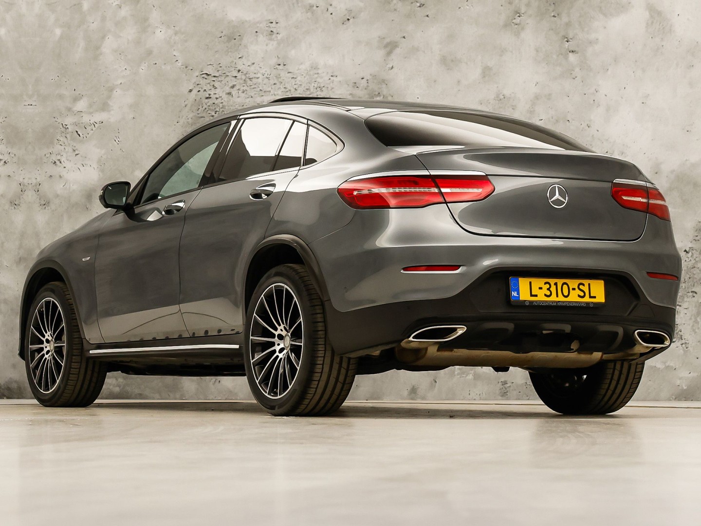 Mercedes-Benz GLC 250 4MATIC Edition 1 AMG Sport 211Pk Automaat (SCHUIFDAK, LUCHTVERING, GROOT NAVI, HEAD-UP DISPLAY, MEMORY SEATS, 360 CAMERA, BURMESTER, STOELVERWARMING ACHTER, TREKHAAK WEGKLAPBAAR, NIEUWSTAAT)