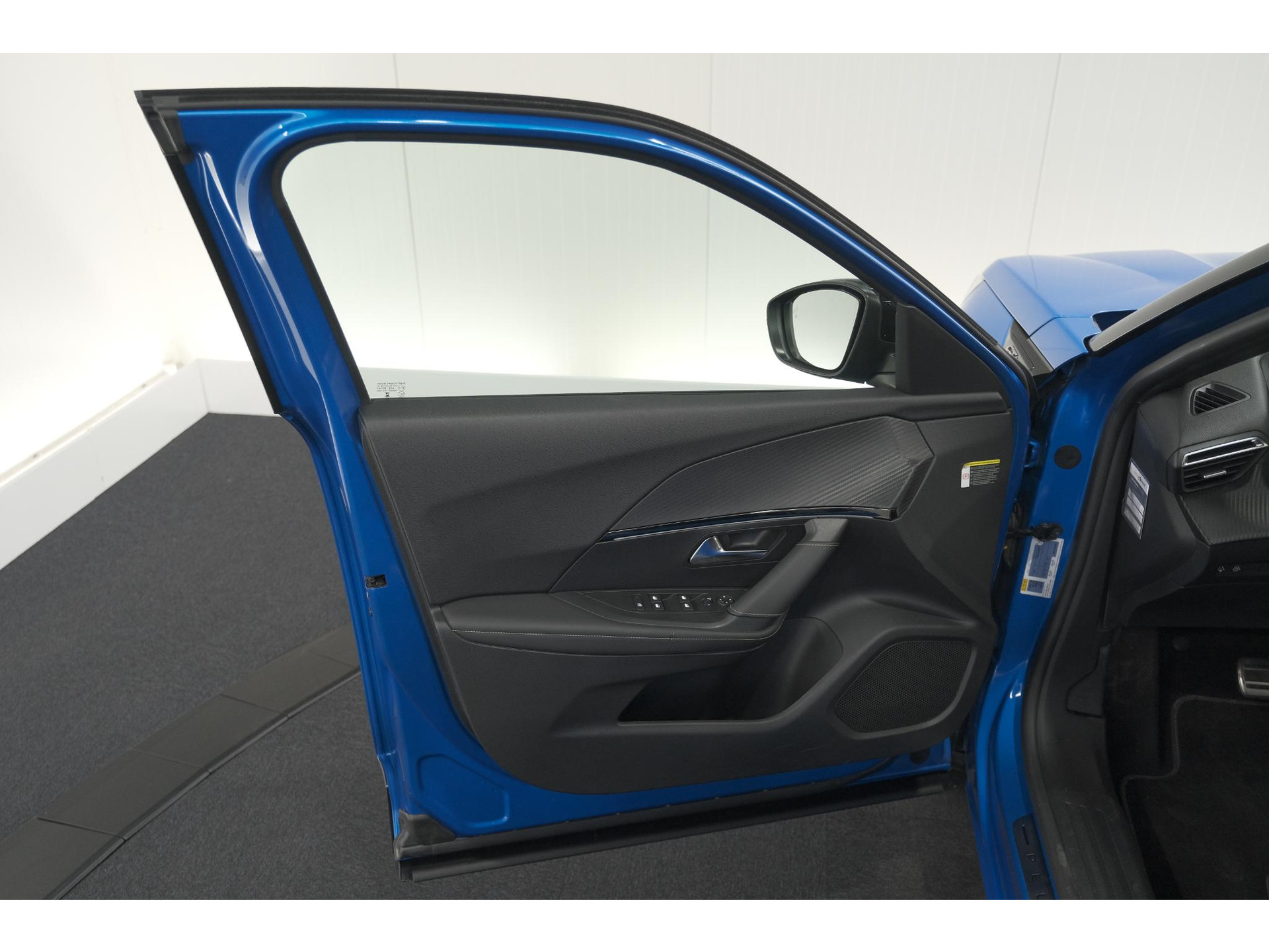 Peugeot 2008 PureTech 130 EAT8 GT-Line | Camera | Dodehoekdetectie | Adaptieve Cruise Control | Apple Carplay