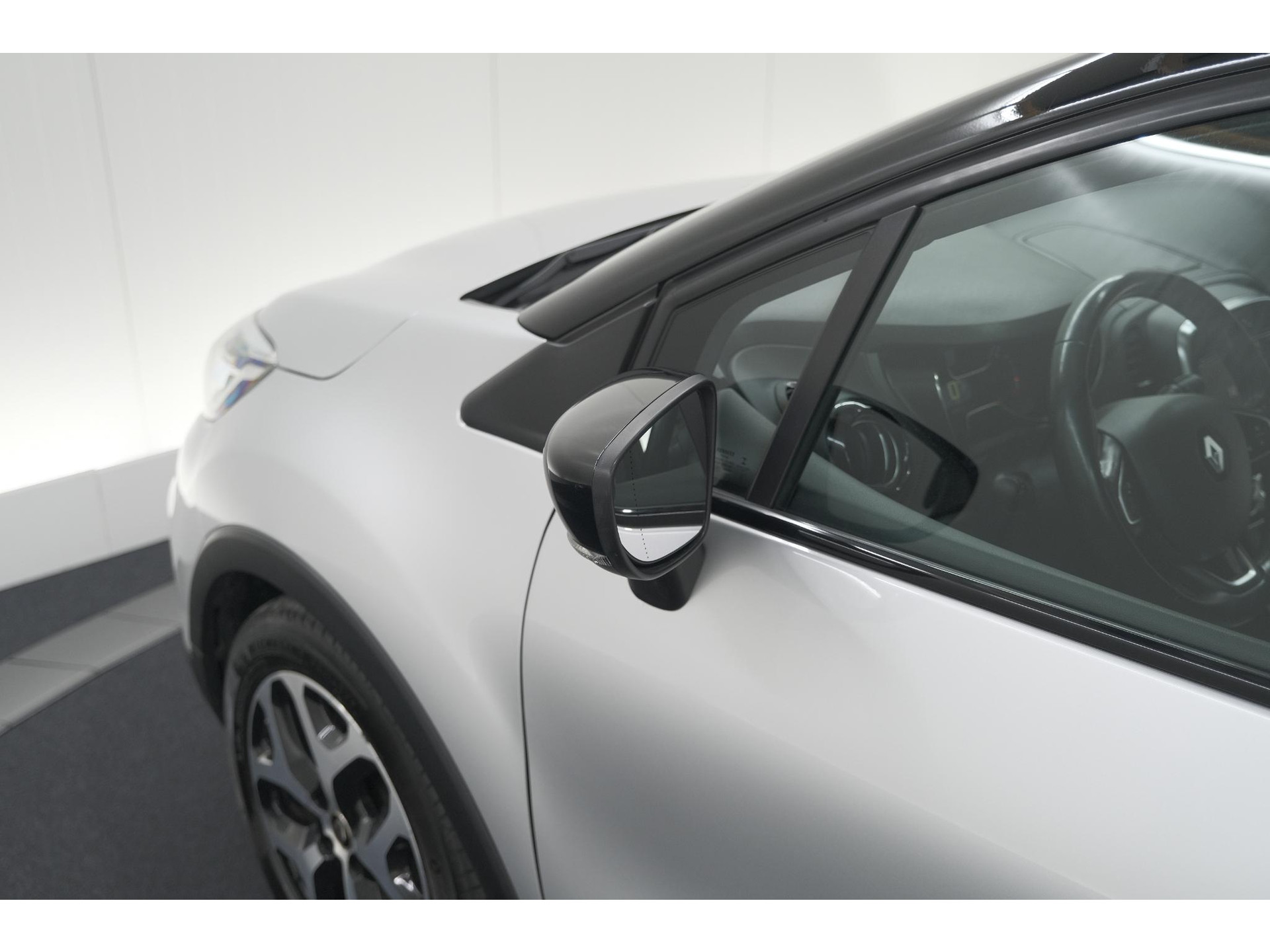 Renault Captur TCe 150 EDC Intens | Trekhaak | Navigatie | Parkeersensoren