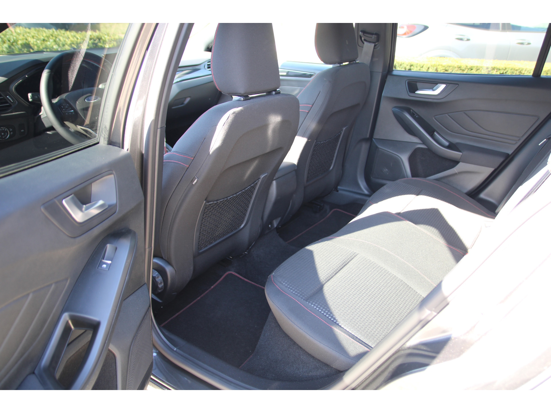 Ford Focus Wagon 1.0 EcoBoost 155 PK AUT. Hybrid ST Line X TREKHAAK AFNEEMBAAR | WINTERPACK | HEAD-UP