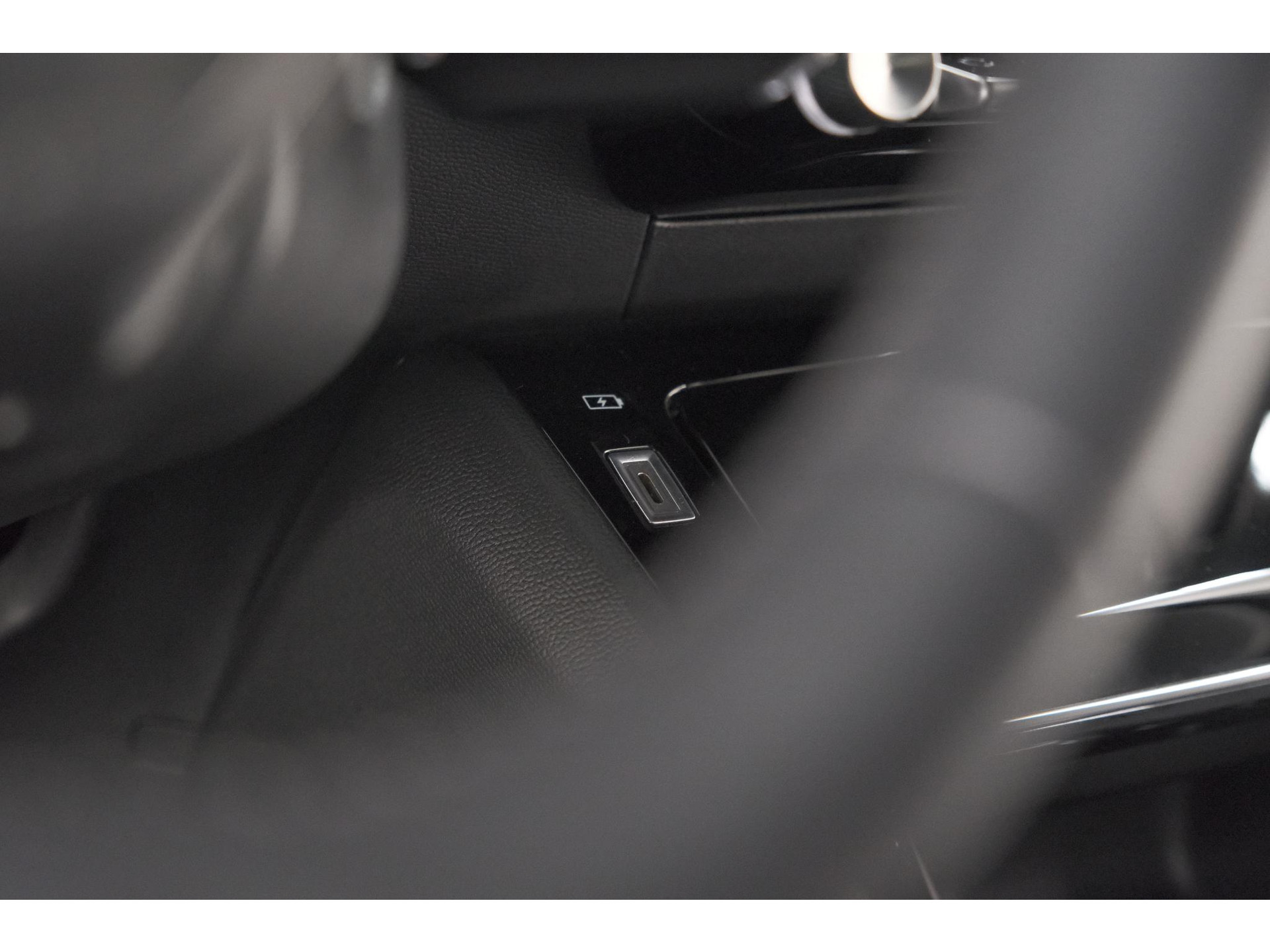 Peugeot 2008 PureTech Allure Pack | Navigatie | Parkeersensoren | Apple Carplay