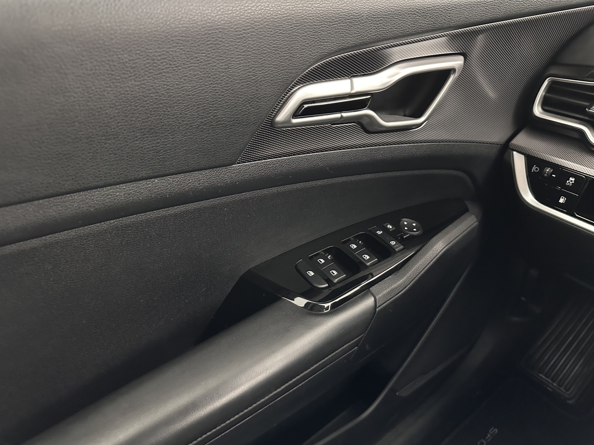 Kia Sportage 1.6 T-GDi Hybrid Dynamic-Line AWD (Plug-In) (INCL-BTW)  Aut. *FULL-LED | ADAPTIVE-CRUISE | WIDESCREEN-COCKPIT | NAVI-FULLMAP | DAB | COMFORTSEATS | ECC | SHIFTPADDLES | CAMERA | PDC | CARPLAY | 19''ALU*