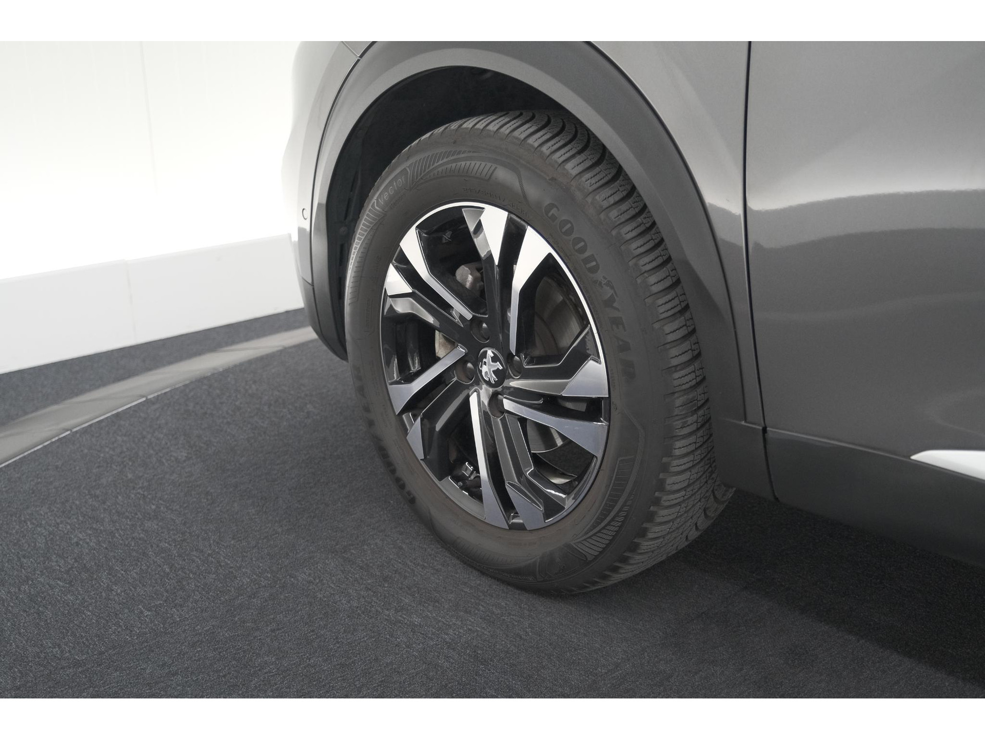 Peugeot 2008 PureTech 130 EAT8 GT | Camera | Dodehoekdetectie | Apple Carplay | Pack Winter