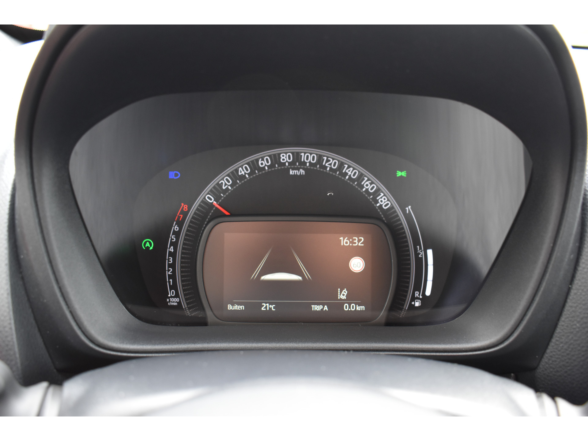 Toyota Aygo X 1.0 VVT-i MT Envy Jbl Navigatie Carplay