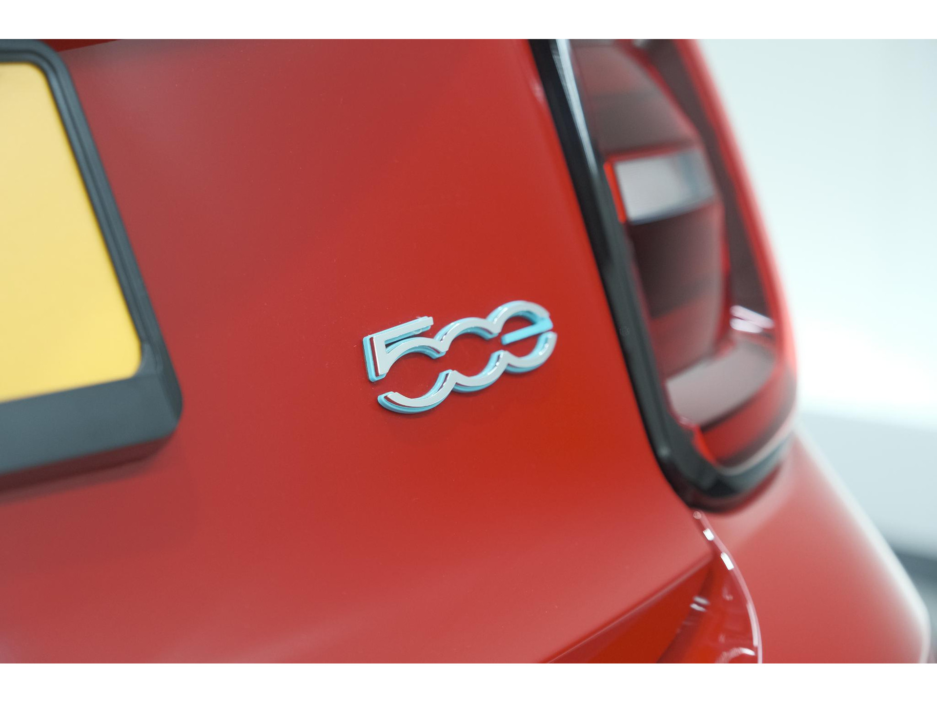 Fiat 500 Urban 42 kWh | SOH 97,9% | 3 Fase | Camera | Apple Carplay | Keyless start