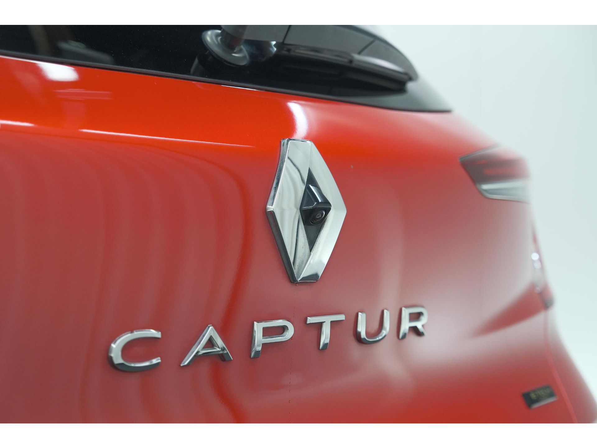 Renault Captur 1.6 E-Tech full hybrid 145 techno | Navigatie | Camera | Apple Carplay | 9.3 Inch Grootscherm