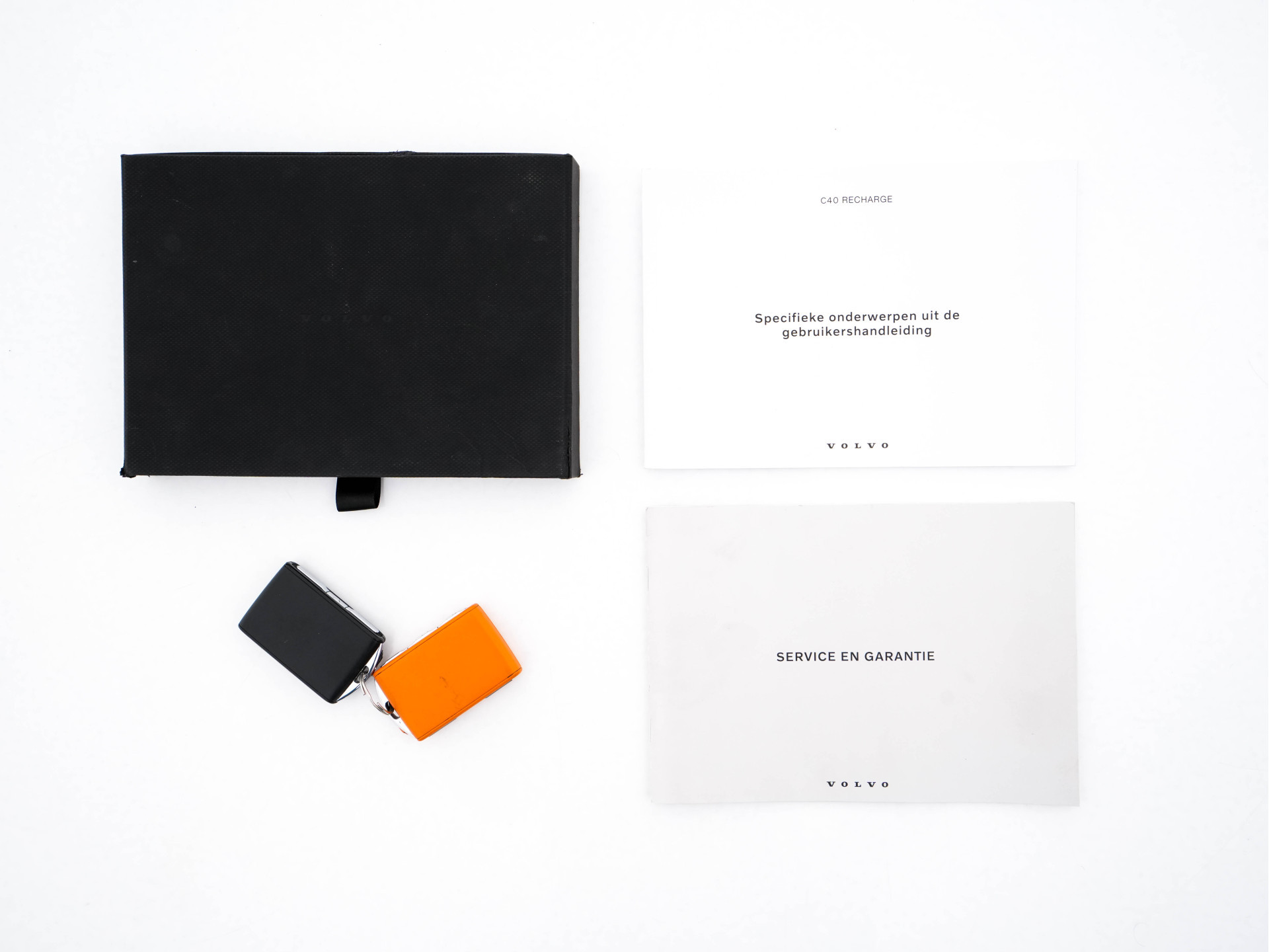 Volvo C40 Recharge Twin Intro Edition 78 kWh AWD [ 3-Fase ] {SOH-87%} (INCL-BTW) Aut. *HEATPUMP | PANO | LEATHER-ALCANTARA | DIGI-COCKPIT | FULL-LED | HARMAN/KARDON | TOPVIEW | NAVI-FULLMAP | ECC | PDC | KEYLESS | HEATED-SPORTSEATS | TOWBAR | PRIVACY-GLAS