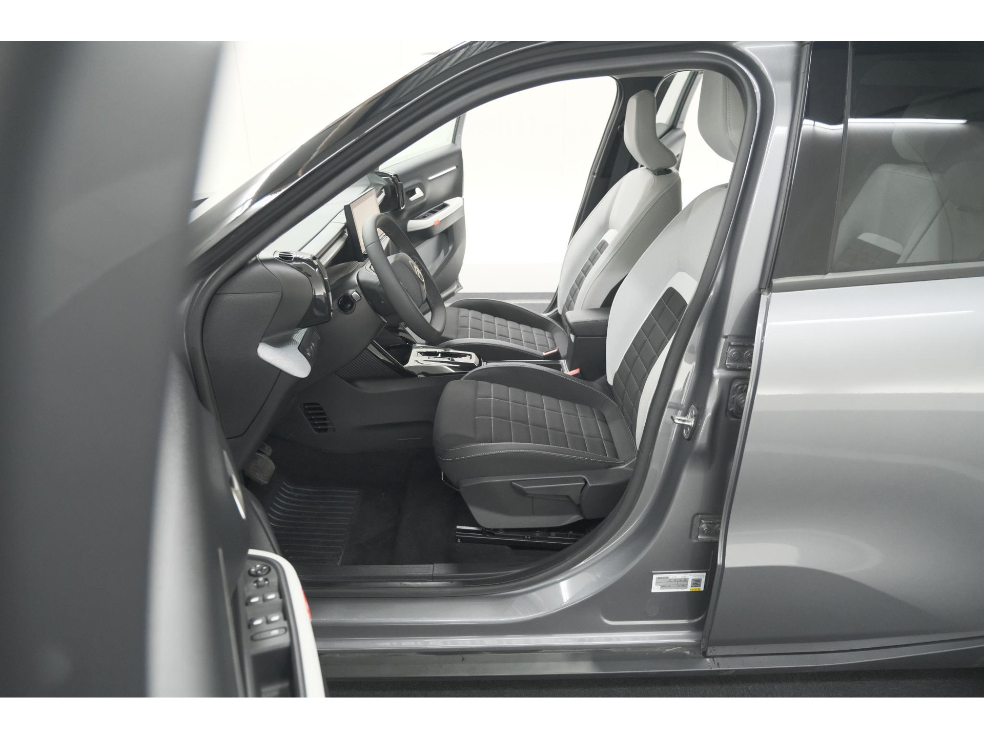 Citroen Ë-C3 Max 113pk 44 kWh | 7 KW Laadfunctie | Camera | Navigatie | Apple Carplay | Parkeersensoren