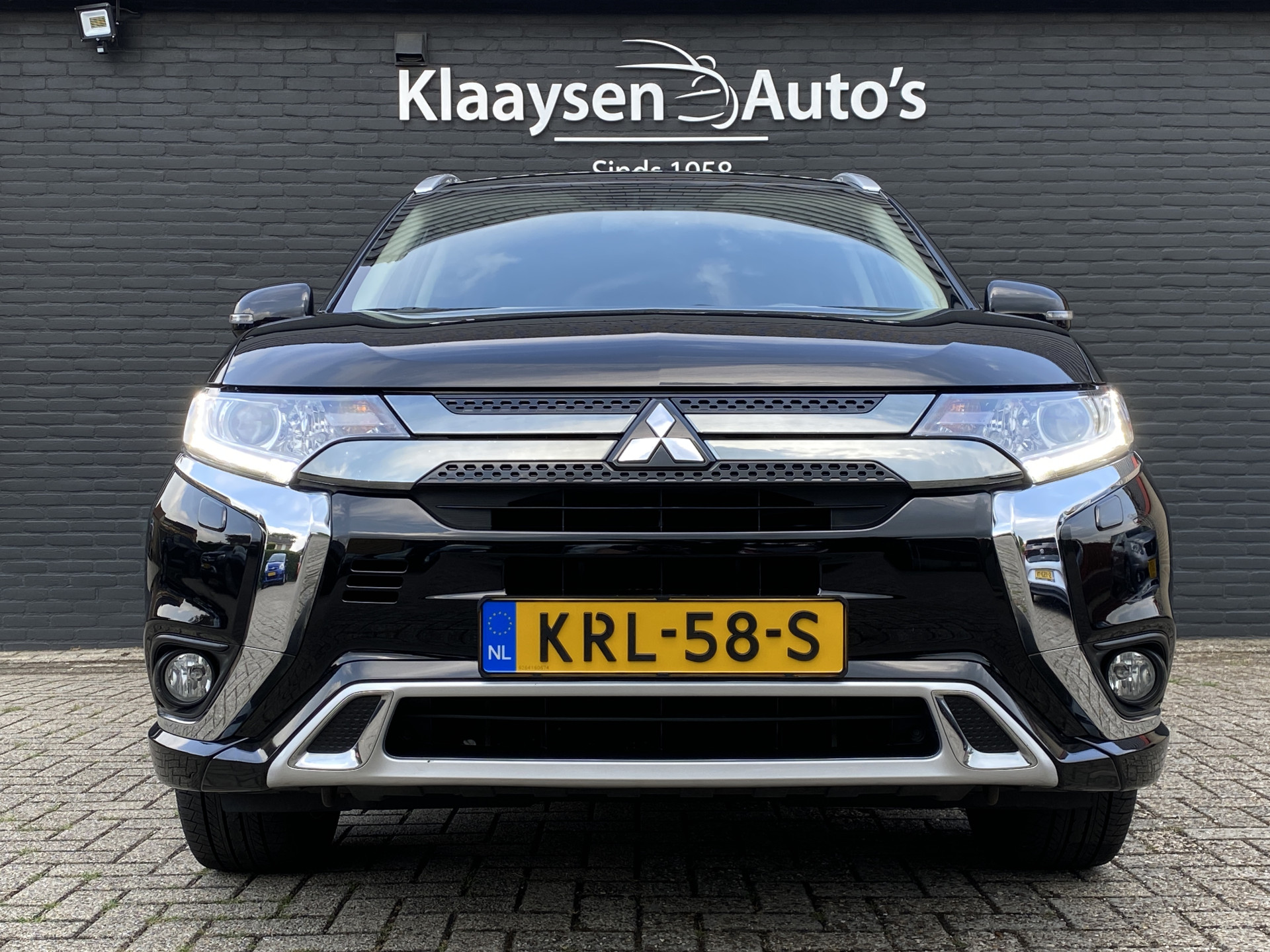 Mitsubishi Outlander 2.4 PHEV Intense+ 4WD 225 pk AUT. | 1e eigenaar | navigatie | trekhaak | elektr. v. stoel | carplay | alcantara