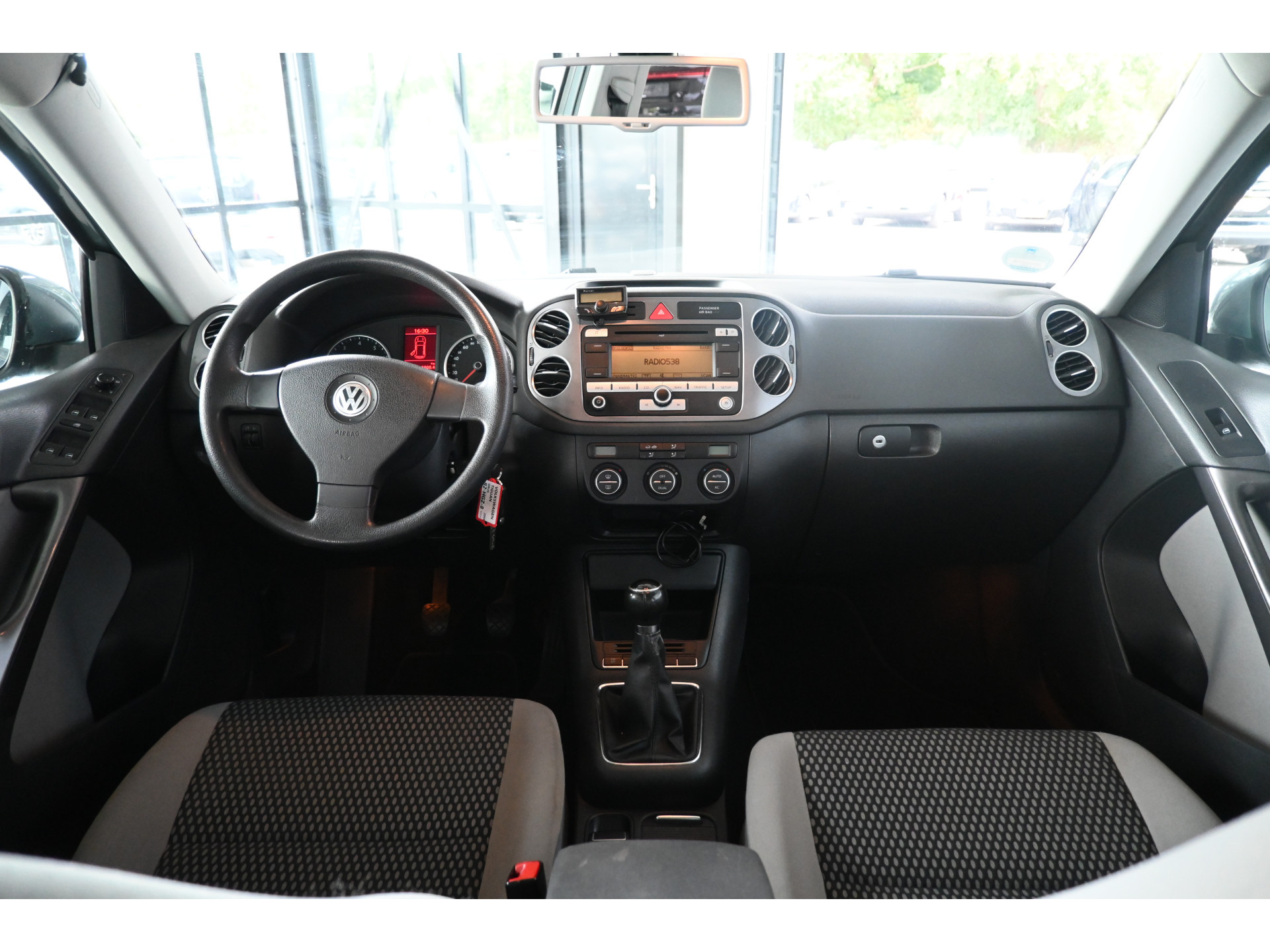 Volkswagen Tiguan 1.4 TSI Comfort&Design Ecc Airco Cruise Control Trekhaak Rijklaarprijs Inruil Mogelijk!