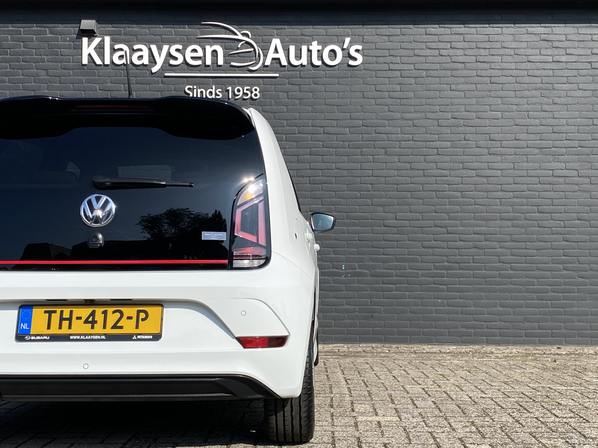 Volkswagen Up! 1.0 TSI GTI 116 pk | 17 inch lichtmetaal | stoelverwarming | climate control | zwart dak-spiegels | NL auto