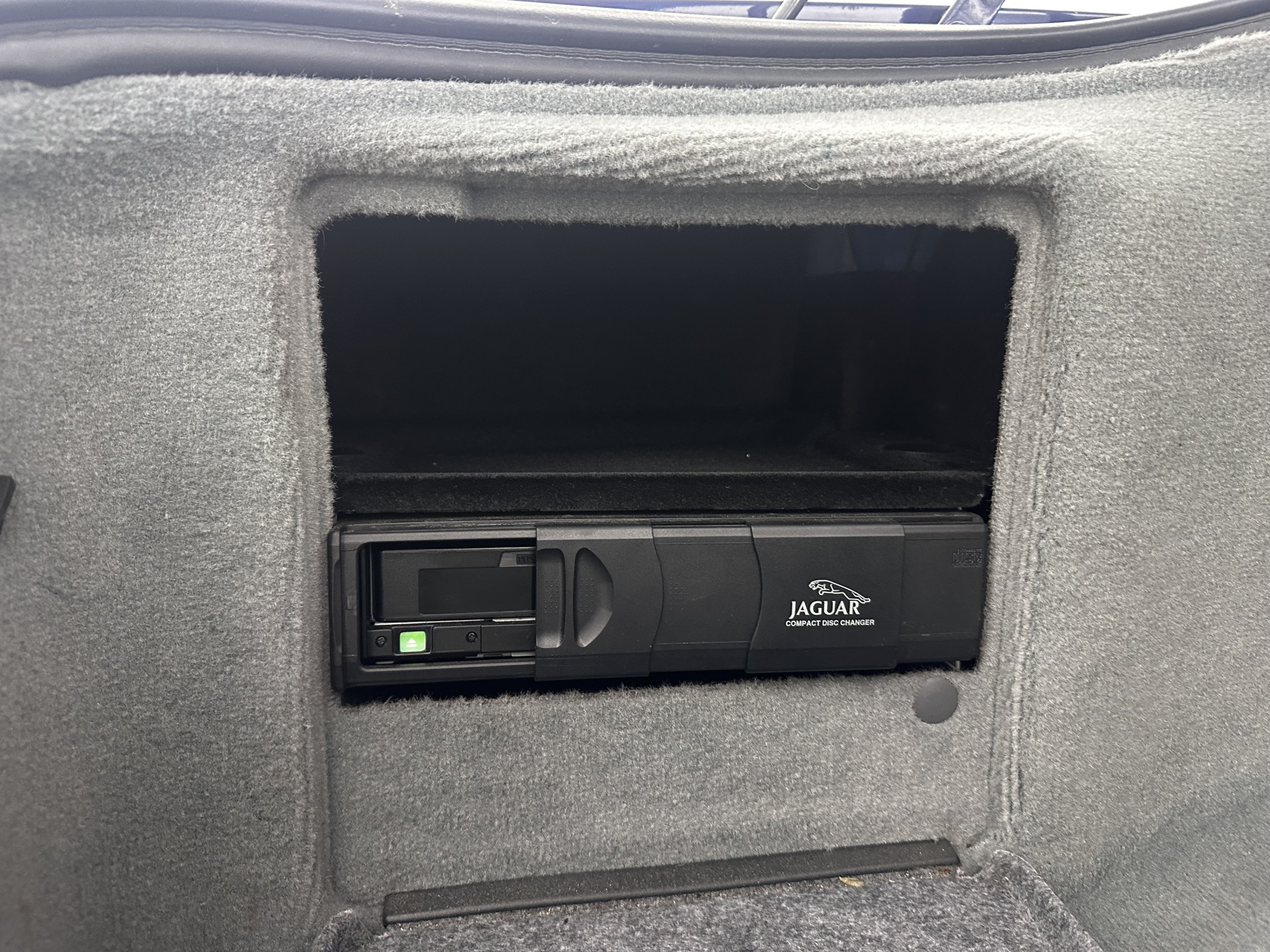 Jaguar XJ 3.5 V8 Executive [ Right-Hand-Drive ] Aut. *LEATHER | BI-XENON | ECC | WOODEN-INLAY | HEATED-COMFORTSEATS | MEMORY-PACK | JAGUAR-AUDIO | PDC | CRUISE | 18"ALU*