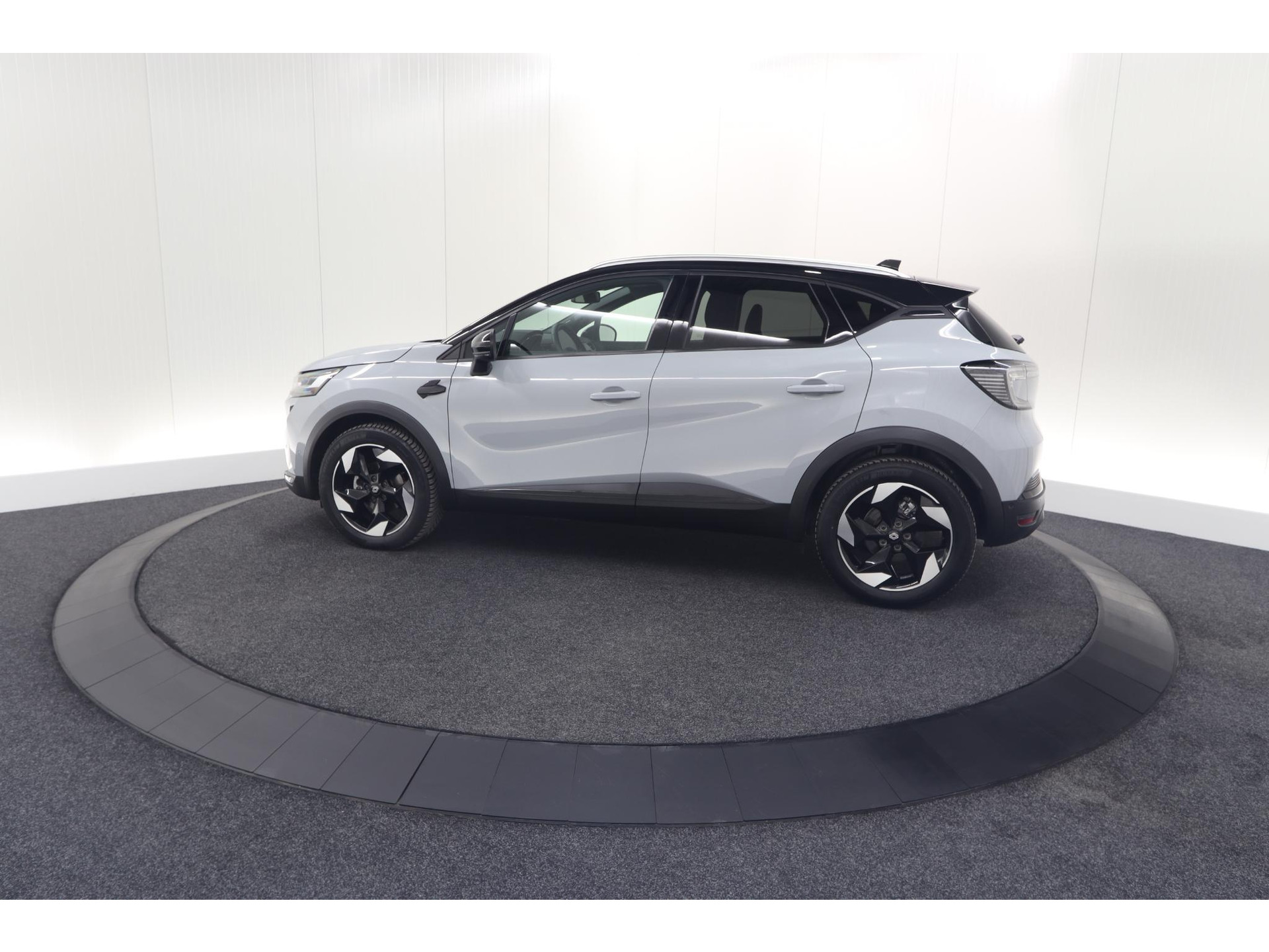 Renault Captur TCe 90 Techno | Nieuw Model | Camera | Harman Kardon | Apple Carplay | Parkeersensoren | 18 Inch Lichtmetalen Velgen