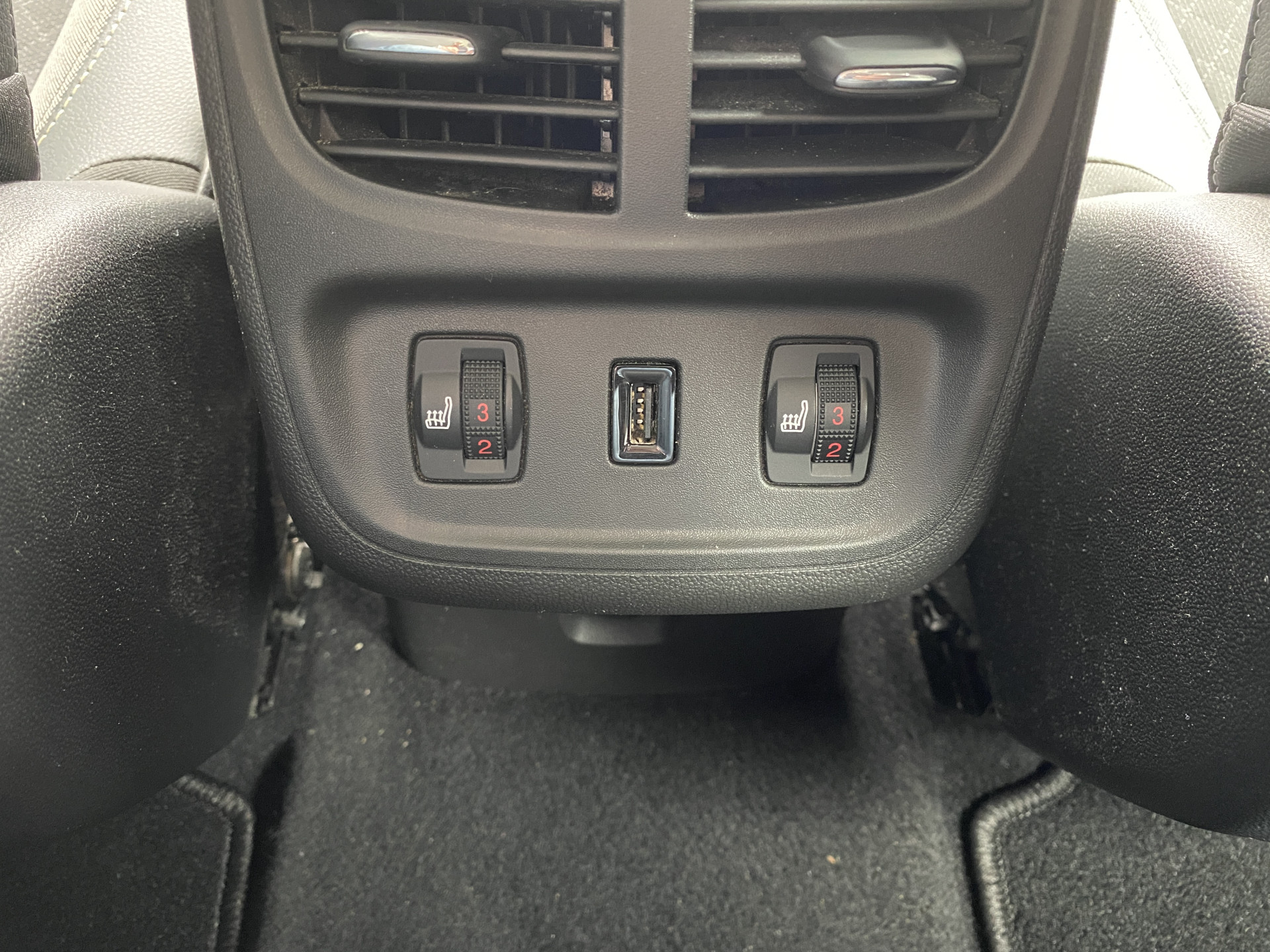 Opel Grandland X 1.2 Turbo Ultimate 130 pk AUT. | dealer onderhouden | navigatie | 360 camera | elektr. a. klep | stoel-stuurverw.