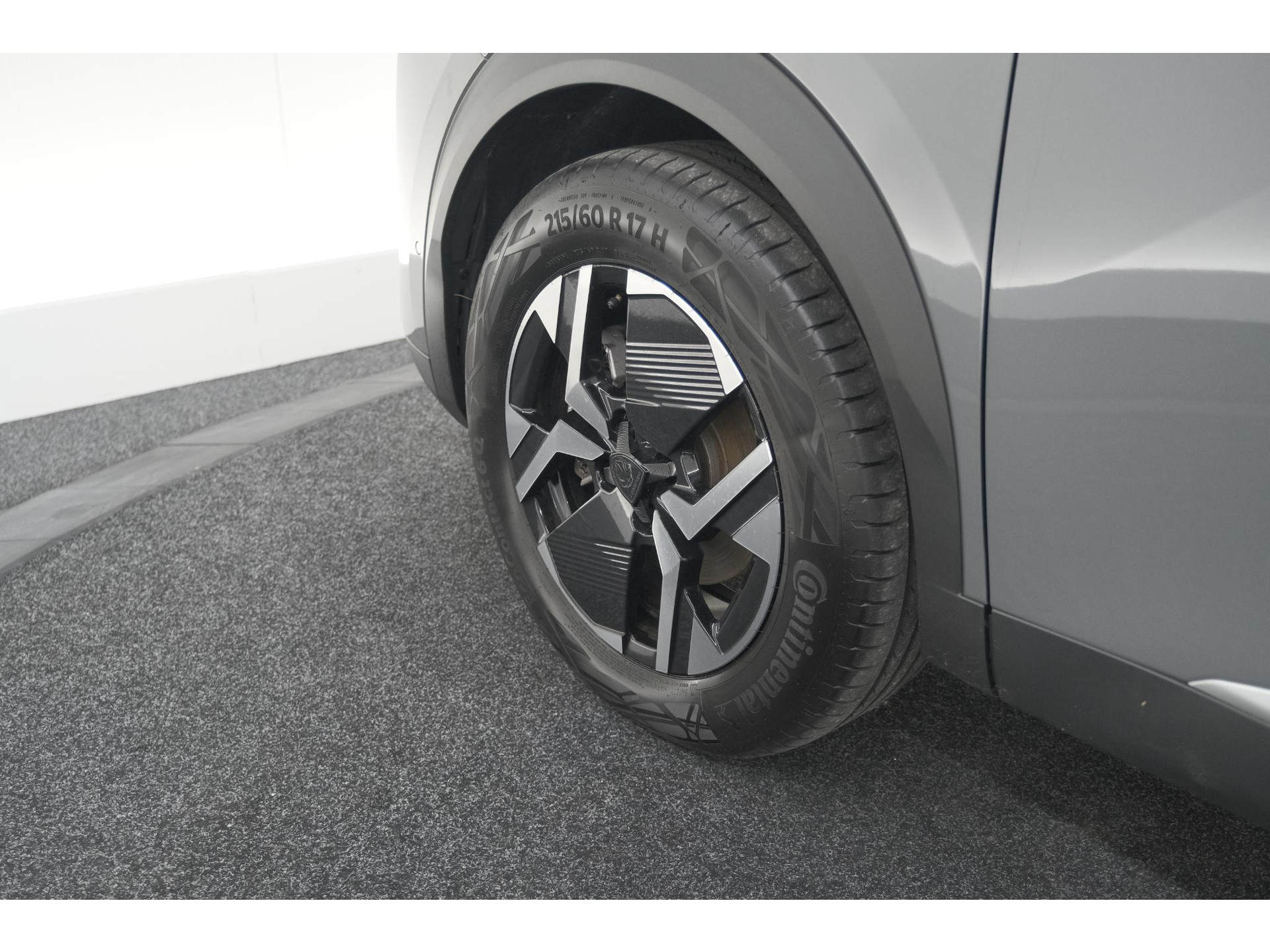 Peugeot e-2008 EV GT Avantage 54 kWh | 360 Camera | Massage Functie | Dodehoekdetectie | Stoelverwarming