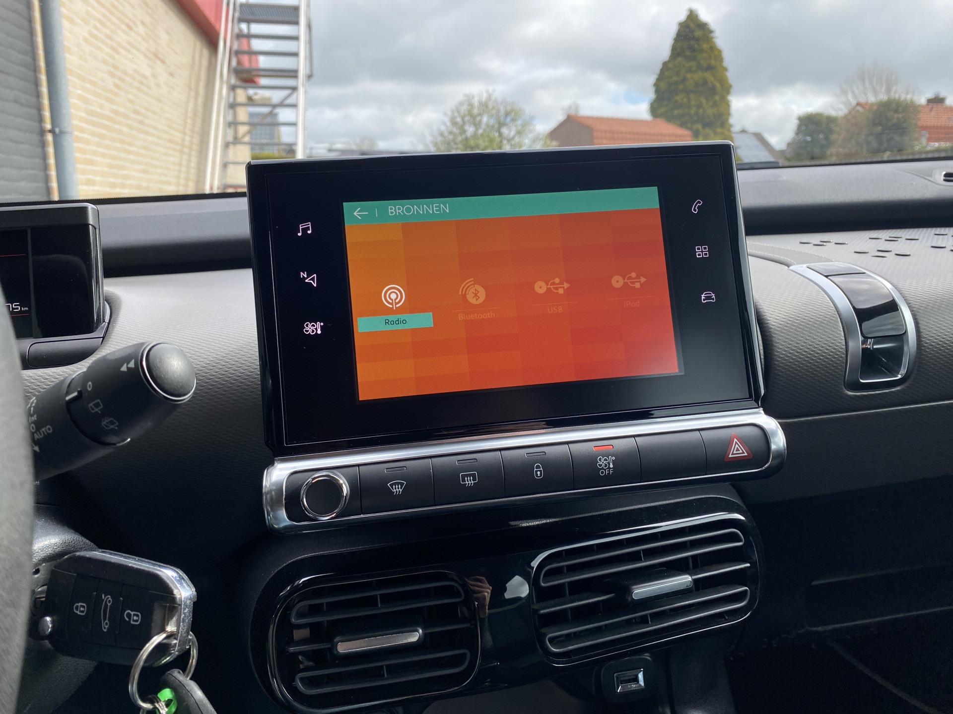 Citroën C4 Cactus 1.2 PureTech Business | navigatie | trekhaak | cruise control | parkeersensoren | apple carplay/android auto