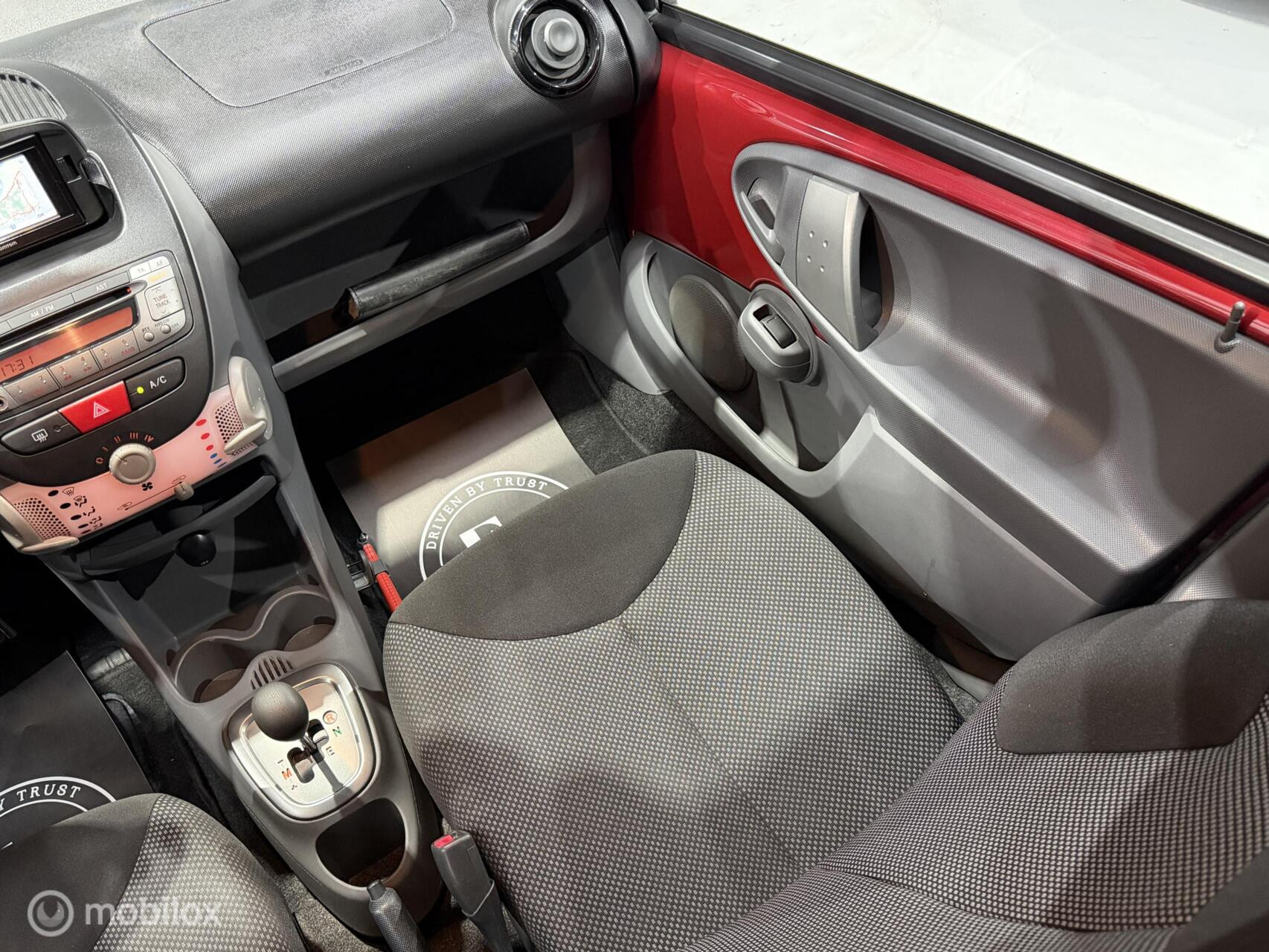 Toyota Aygo 1.0-12v Aspiration Red Navigator|Automaat|NAP|Navi