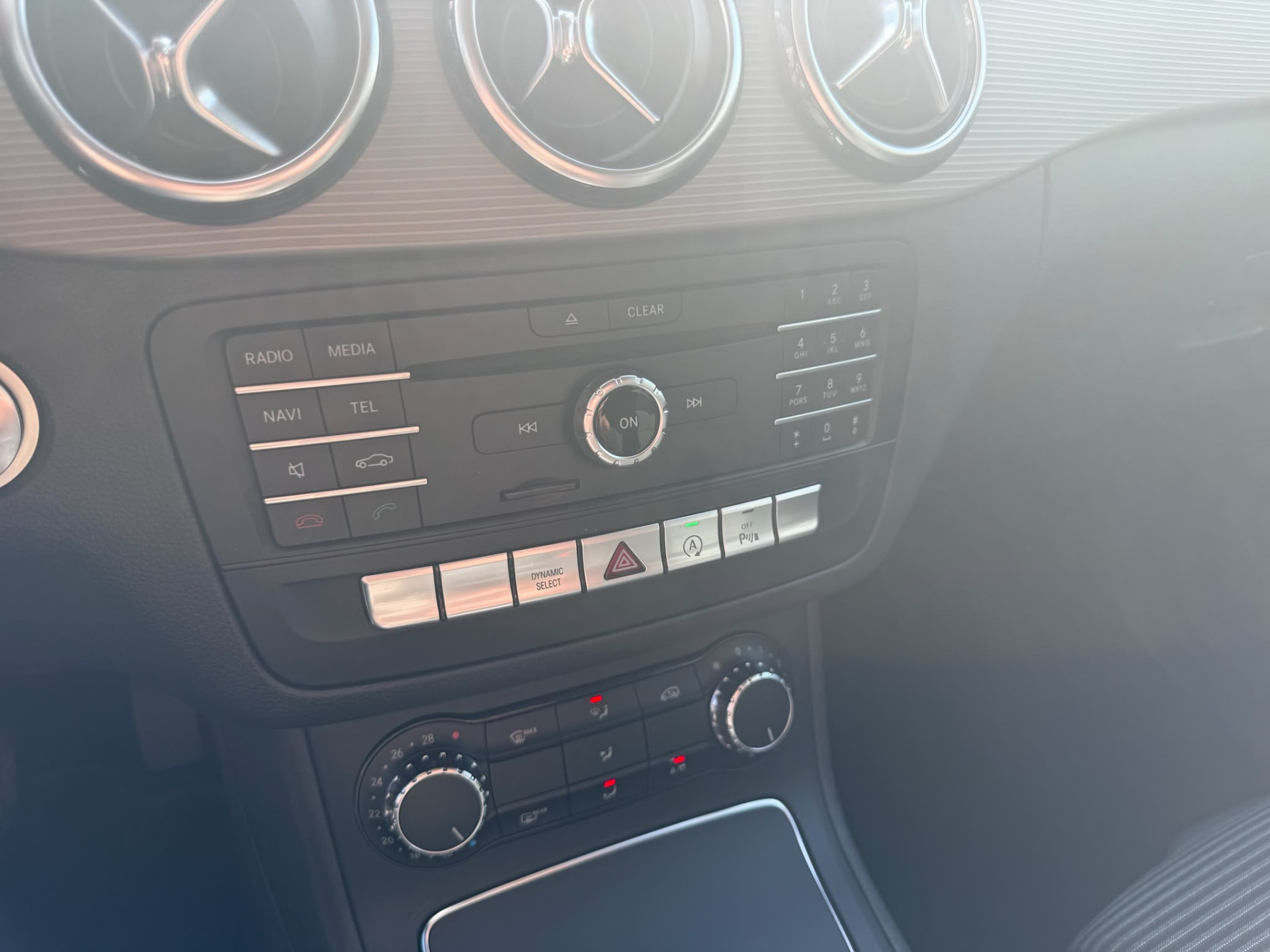 Mercedes-Benz B-klasse 180 Ambition | 1E EIGENAAR | 3/6/12MND GARANTIE | NAVI | LED | AICRO | CRUISE | TREKHAAK |