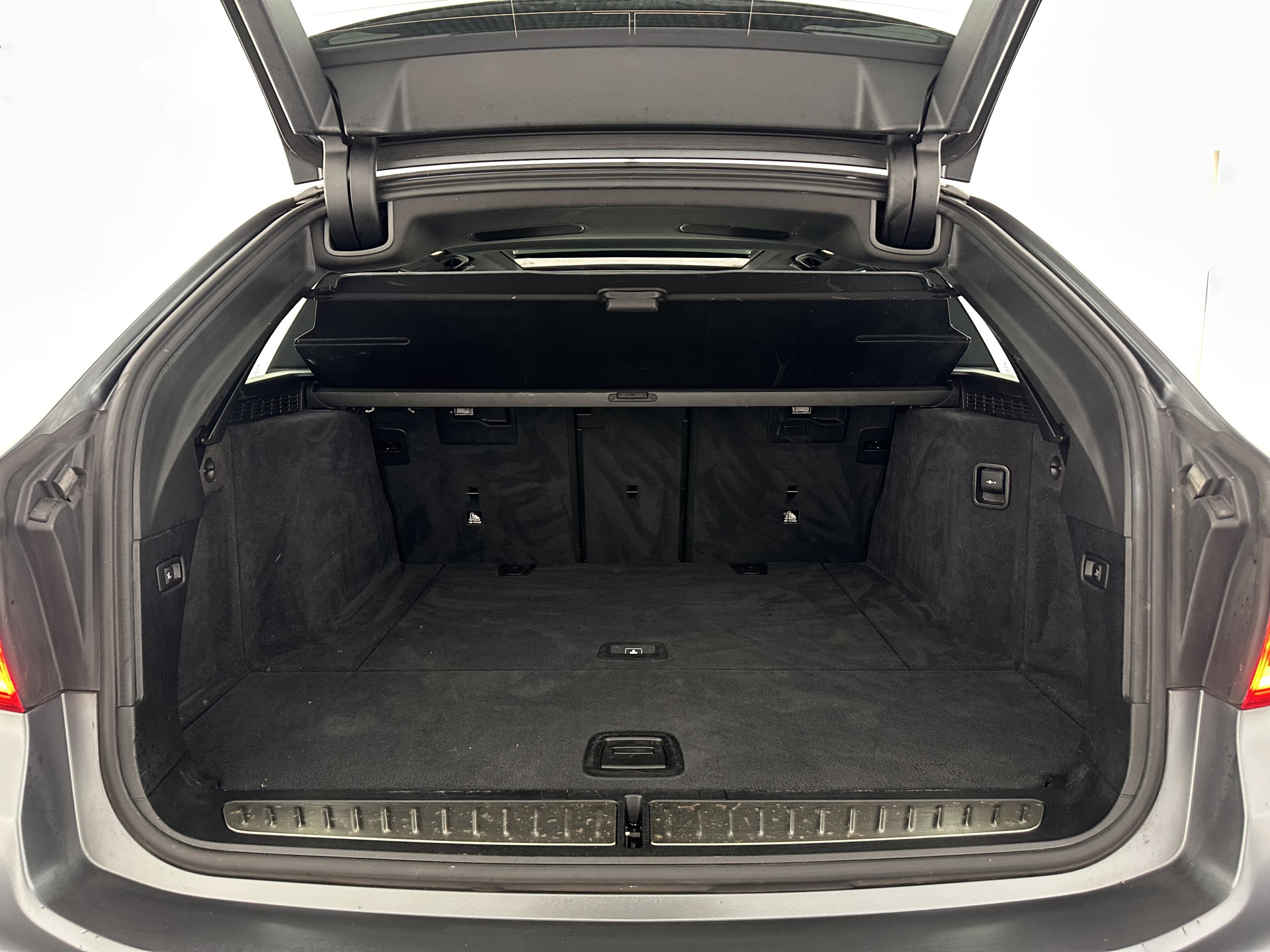 BMW 5-serie Touring 540i xDrive  M-Sportpack High Executive Aut. *PANO | LEATHER | FULL-LED | ADAPTIVE-CRUISE | DIGI-COCKPIT | MEMORY-PACK | BLINDSPOT | TOPVIEW | HARMAN/KARDON | KEYLESS | DIGI-COCKPIT | HEATED-COMFORTSEATS | AMBIENTLIGHT | HEAD-UP |