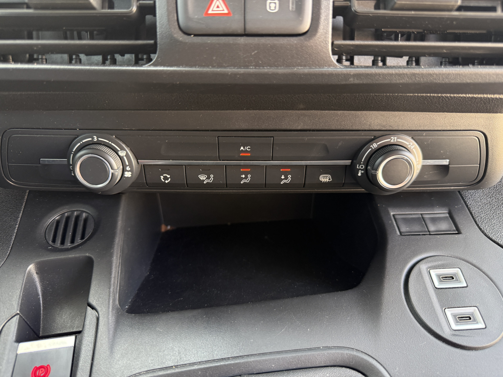 Toyota Proace City 1.5 D 100PK Nieuw Model! L1 Climate Control Cruise Control Lane Assist Stoelverwarming Parkeersensoren