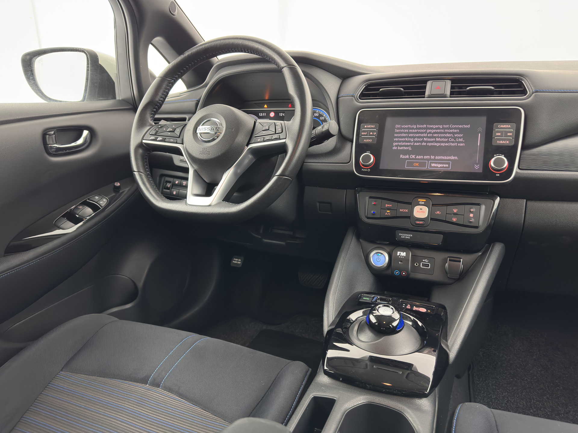 Nissan LEAF Acenta 40 kWh {SOH-90%} Aut. *ADAPTIVE-CRUISE | KEYLESS | NAVI-FULLMAP | BLIND-SPOT | DAB+ | COMFORTSEATS | DIGI-COCKPIT | PRIVACY-GLASS | CAMERA |  17"ALU*