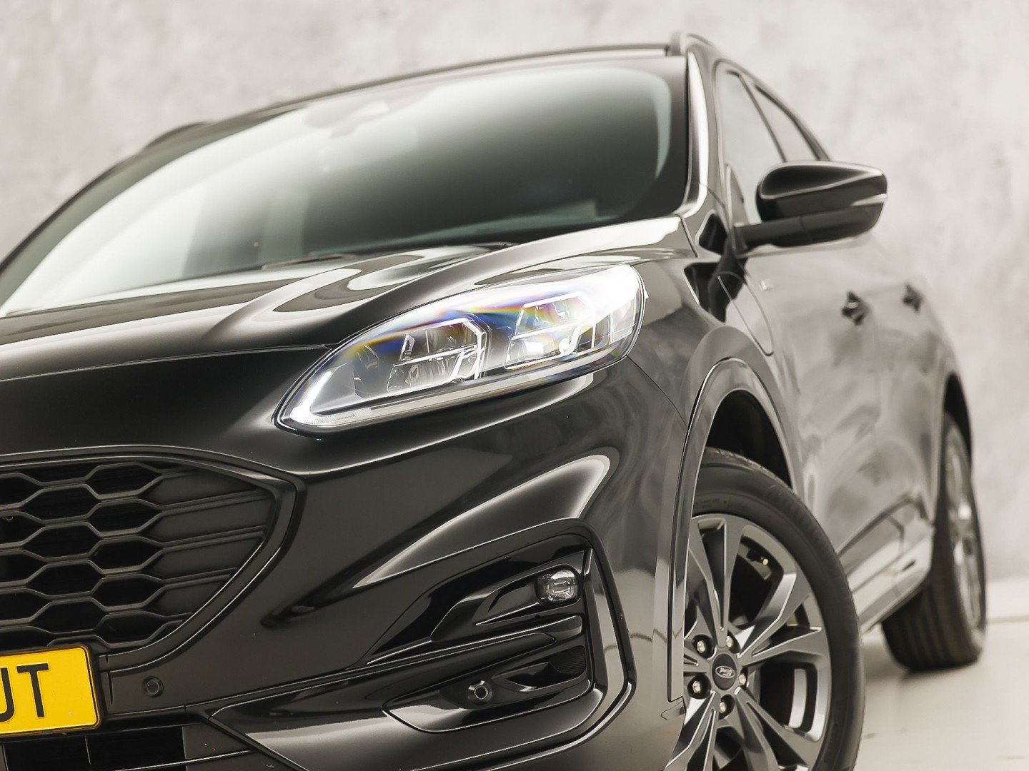 Ford Kuga 2.5 PHEV ST-Line X 225Pk Automaat (VIRTUAL COCKPIT, BANG&OLUFSEN, APPLE CARPLAY, ELEK SPORTSTOELEN, LEDER/ALCANTARA, CAMERA, ELEK ACHTERKLEP, KEYLESS, NIEUWSTAAT)