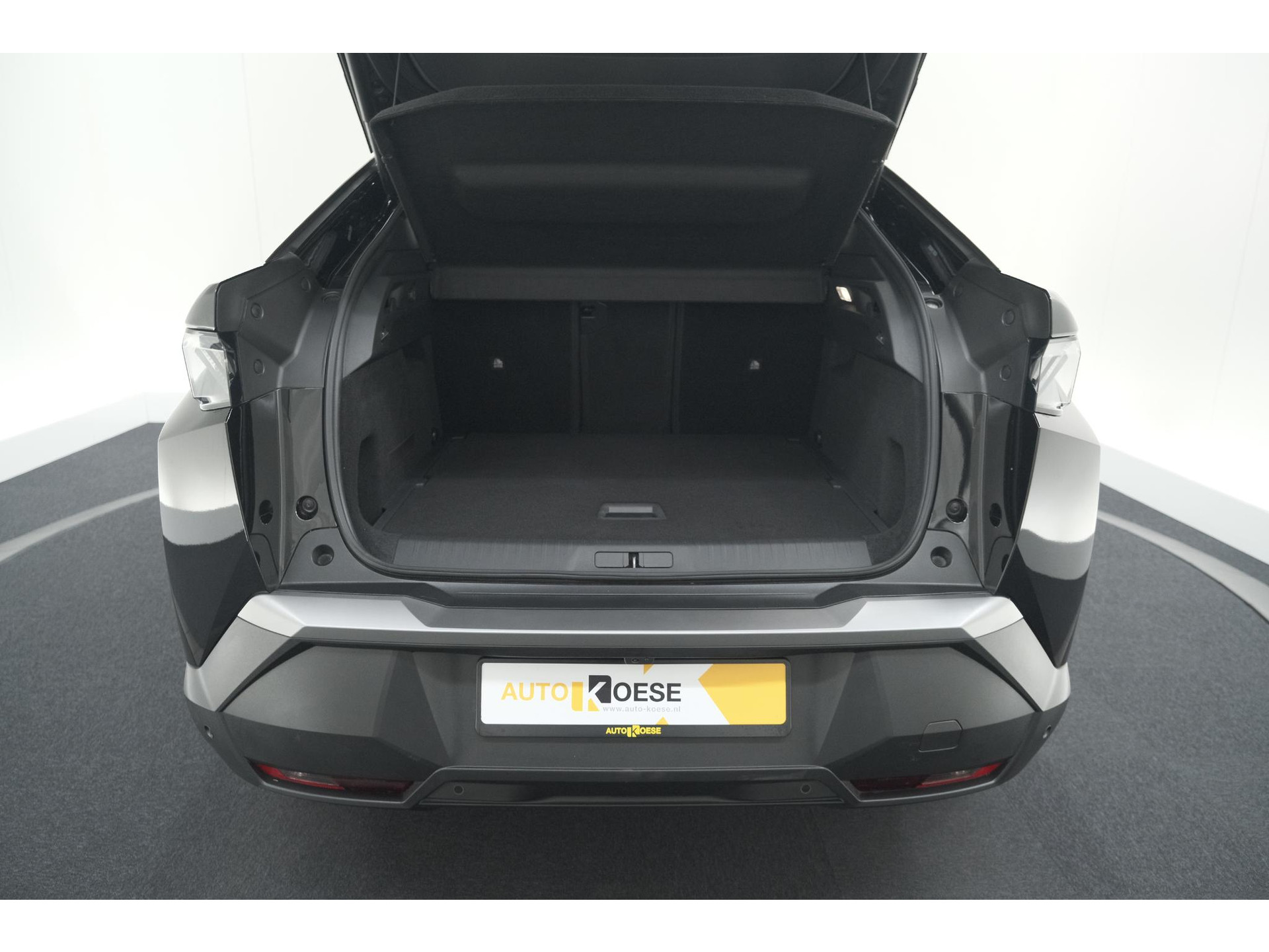 Peugeot 3008 1.2 Hybrid 136 GT | Panoramadak | 360 Camera | Stoelverwarming | Elektrische Kofferklep | Allseason Banden