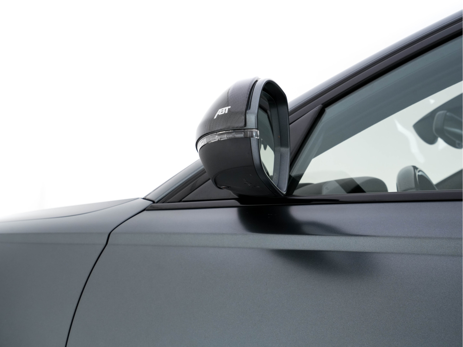 Audi RS6 4.0 TFSI RS6+ ABT ( 1of 50 produced world wide ) Aut. *Only-1-OWNER | CERAMIC-BRAKES | PANO | HEAD-UP | RS-SEATS | LUXURY-LEATHER | MATRIX-LED | ADAPTIVE-CRUISE | BLIND-SPOT | BOSE-SOUND | MEMORY-PACK | TOP-VIEW | KEYLESS | NAVI-FULLMAP | .