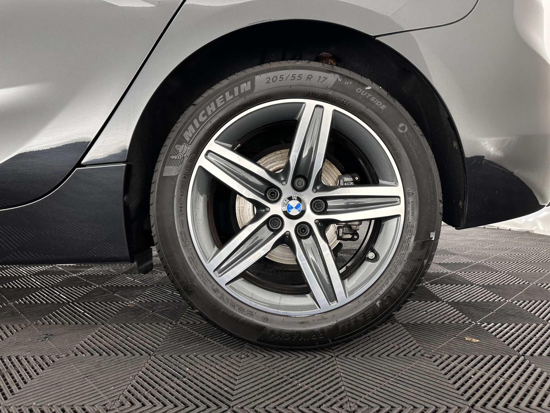 BMW 2-serie Active Tourer 218d Essential *NAVI-FULLMAP | COMFORTSEATS | PRIVACY-GLASS | ECC | PDC | CRUISE | TOWBAR | 17''ALU *