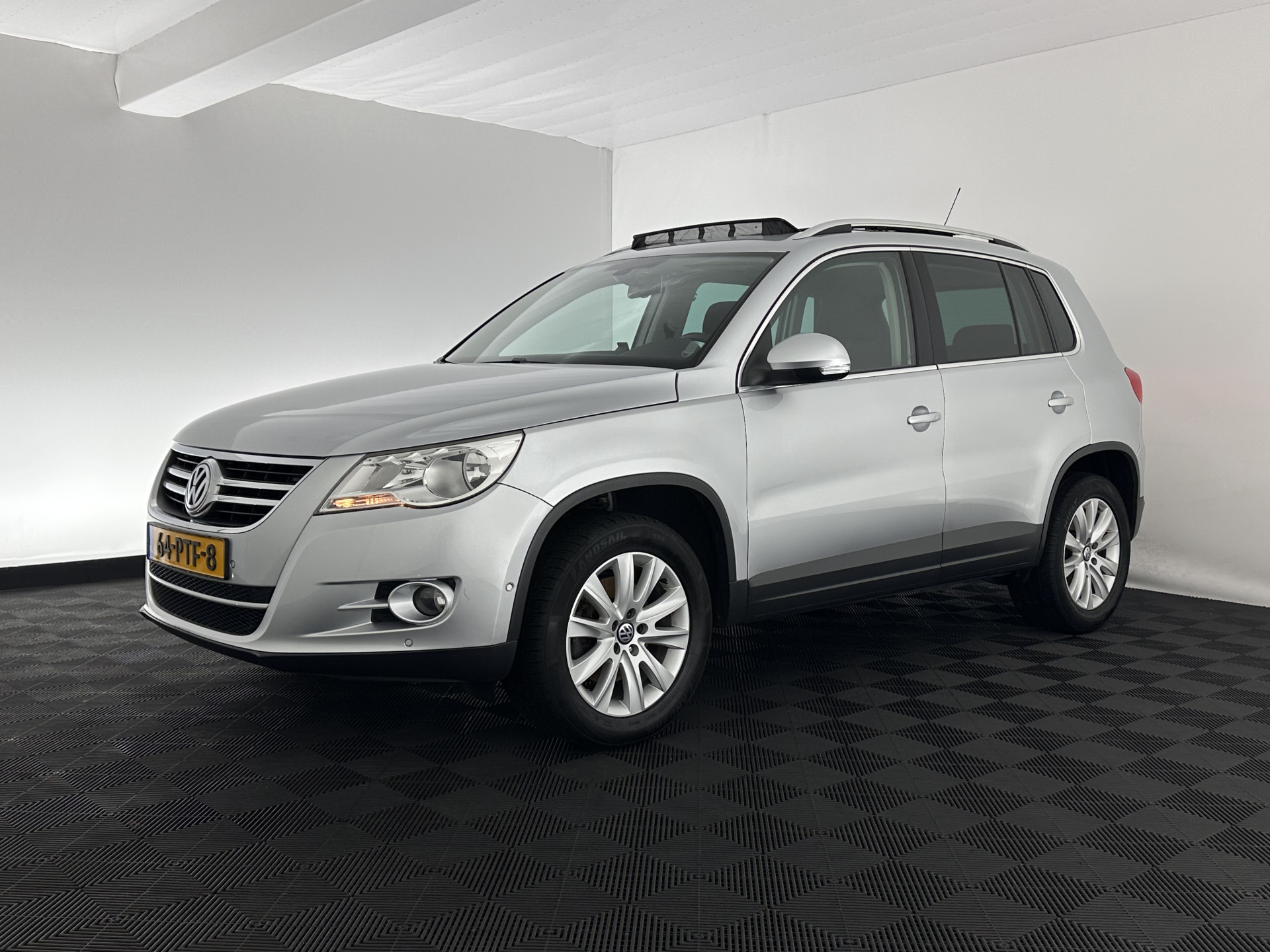 Volkswagen Tiguan 1.4 TSI Sport&Style *PANO | NAVI-FULLMAP | CAMERA | KEYLESS | HEATED-COMFORTSEATS | ECC | PDC | CRUISE | PRIVACY-GLASS | 17''ALU*