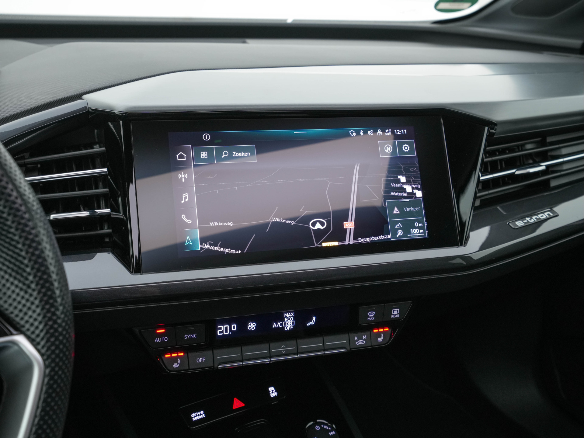 Audi Q4 e-tron 40 S-Line Competition Launch edition 77 kWh [ 3-Fase ] {SOH-87%} (INCL-BTW) *HEAT-PUMP | PANO | LEATHER-FABRIC | MATRIX-LED | ADAPTIVE-CRUISE | HEATED-SPORTSEATS | AMBIENT-LIGHT | DIGI-COCKPIT | CAMERA | KEYLESS | NAVI-FULLMAP | ...