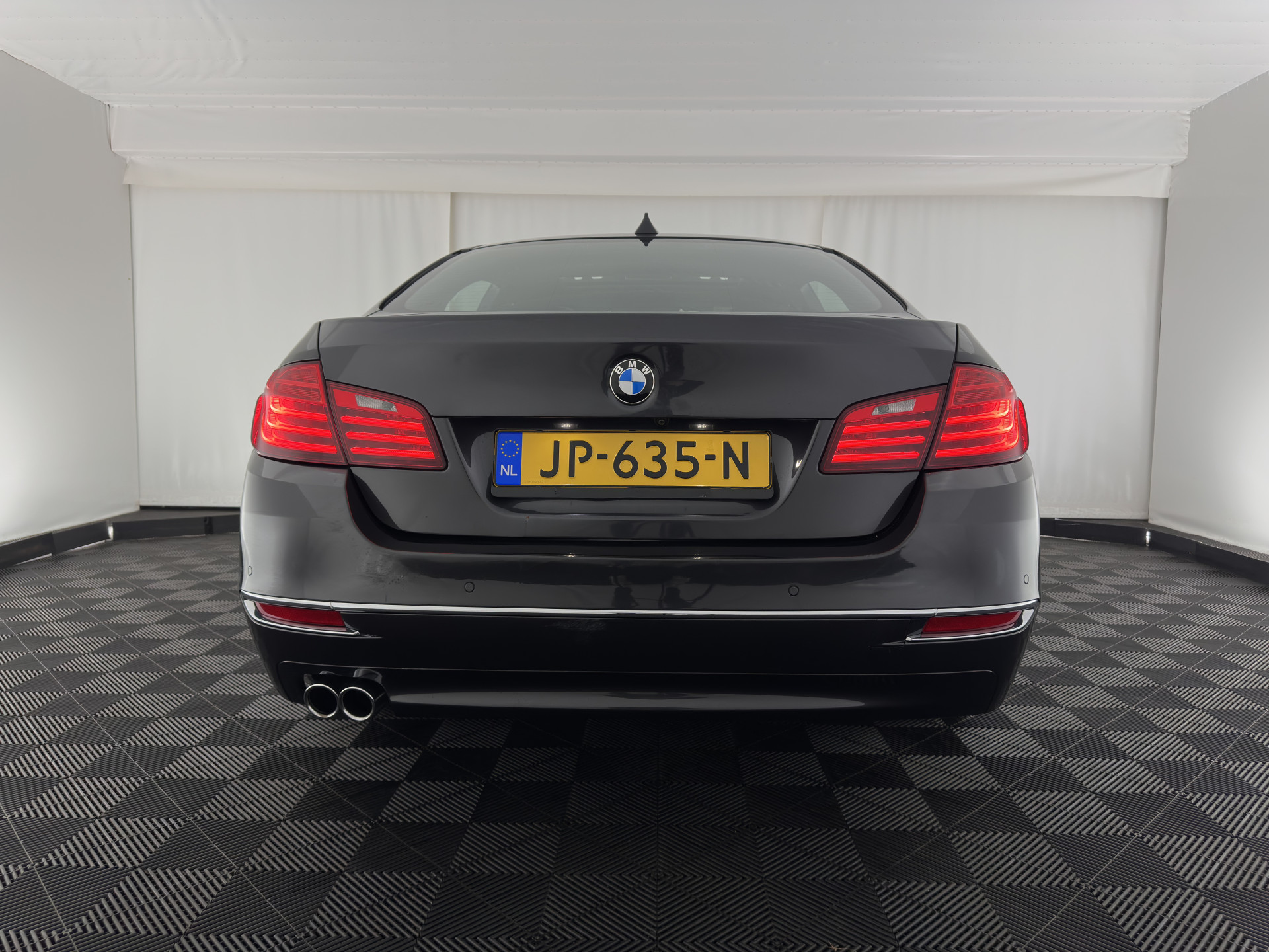 BMW 5-serie 518d Luxury-Line High Executive Aut. *PANO | LUXURY-LEATHER | BI-XENON | NAVI-FULLMAP | HEATED-COMFORTSEATS | HIFI-SOUND | CAMERA | ECC | PDC | CRUISE | 18''ALU*