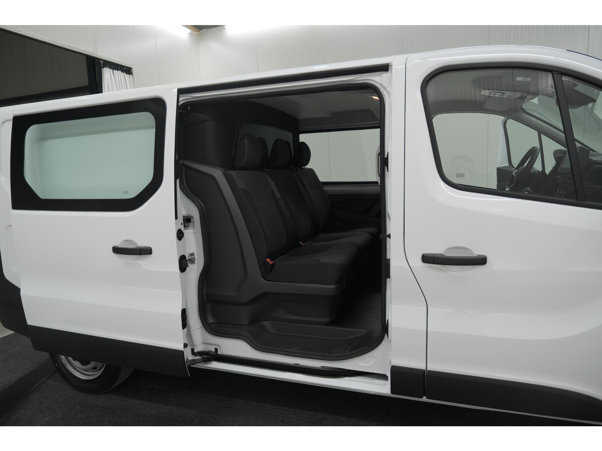 Renault Trafic 2.0 Blue dCi 130 T29 L2H1 Advance DC | 6 Zitplaatsen | Camera | Apple Carplay | Navigatie
