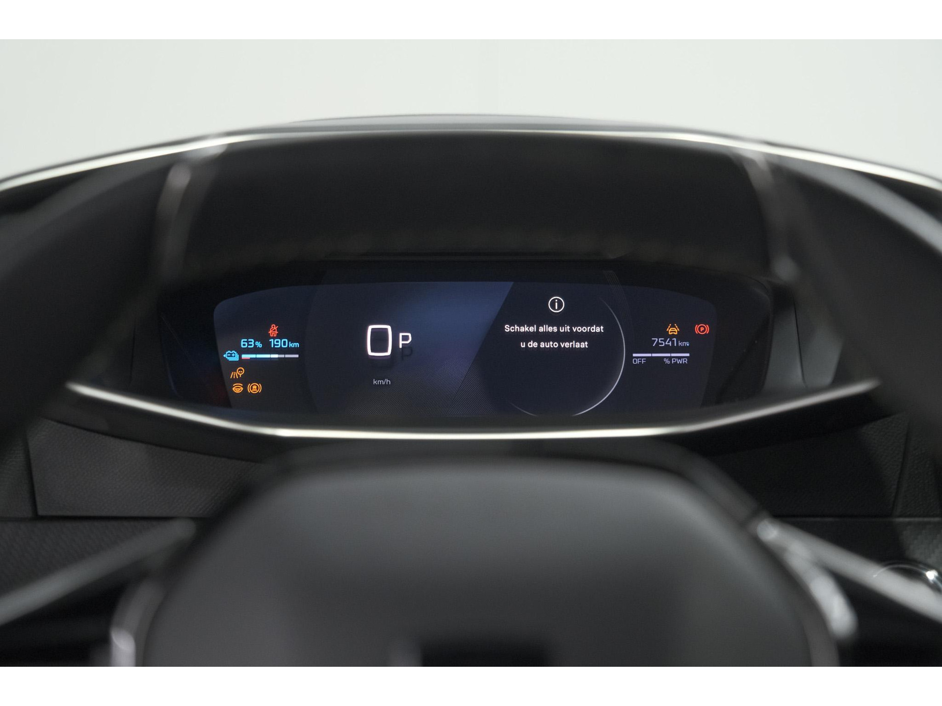 Peugeot e-2008 EV GT 50 kWh | 11 KW Laadfunctie | 360 Camera | Dodehoekdetectie | Apple Carplay