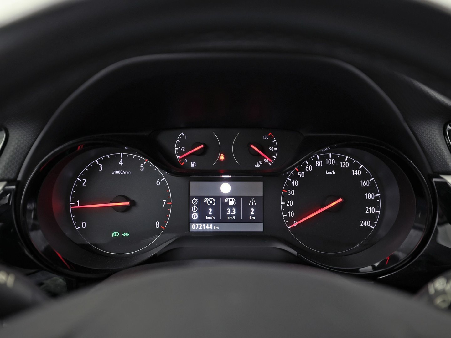 Opel Corsa 1.2 Sport (APPLE CARPLAY, LEDER STUURWIEL, SPORTSTOELEN, ELEK PAKKET, LANE ASSIST, NIEUWSTAAT)