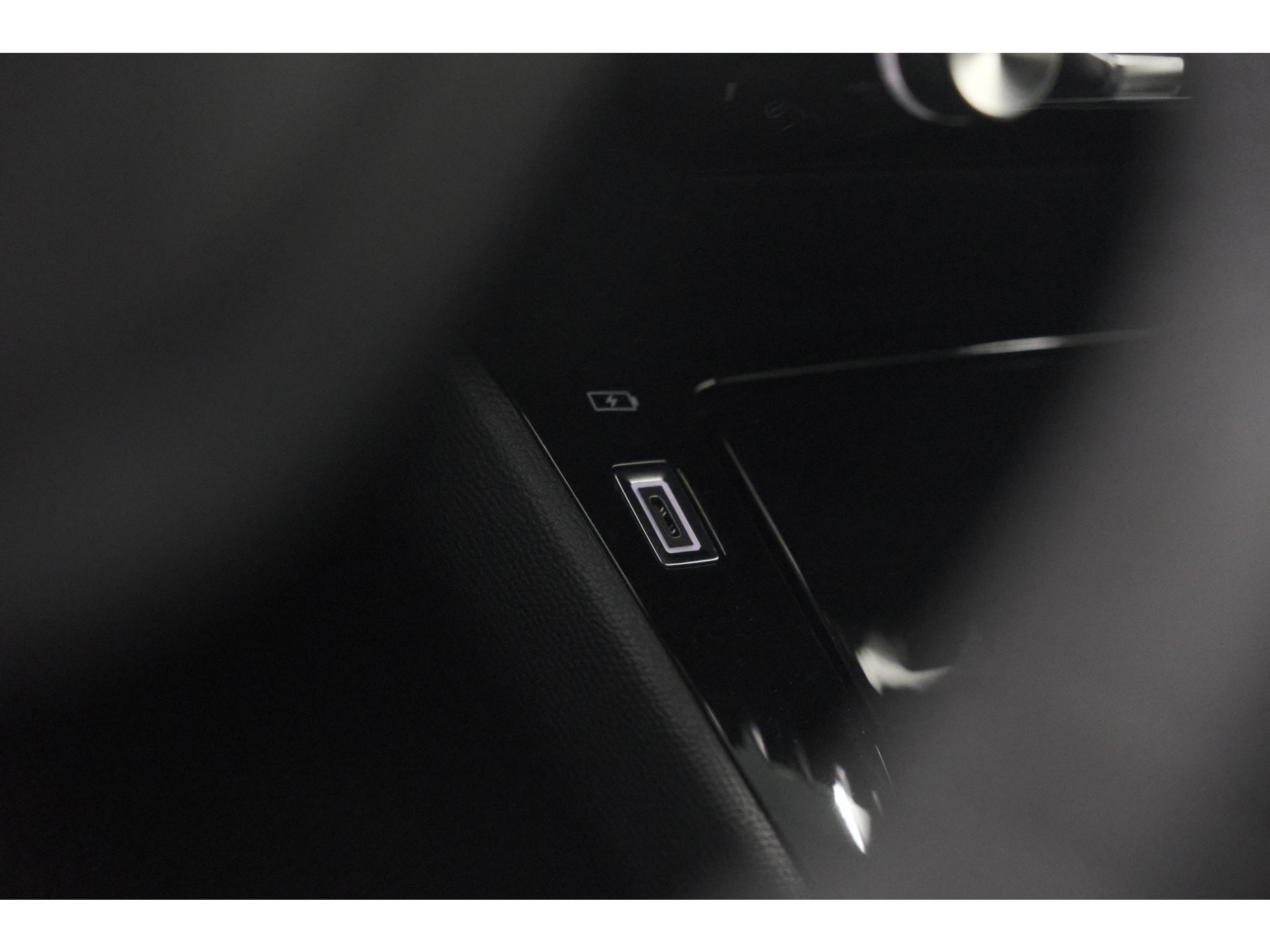 Peugeot 2008 PureTech 100 Allure | 360 Camera | Dodehoekdetectie | Navigatie | Apple Carplay