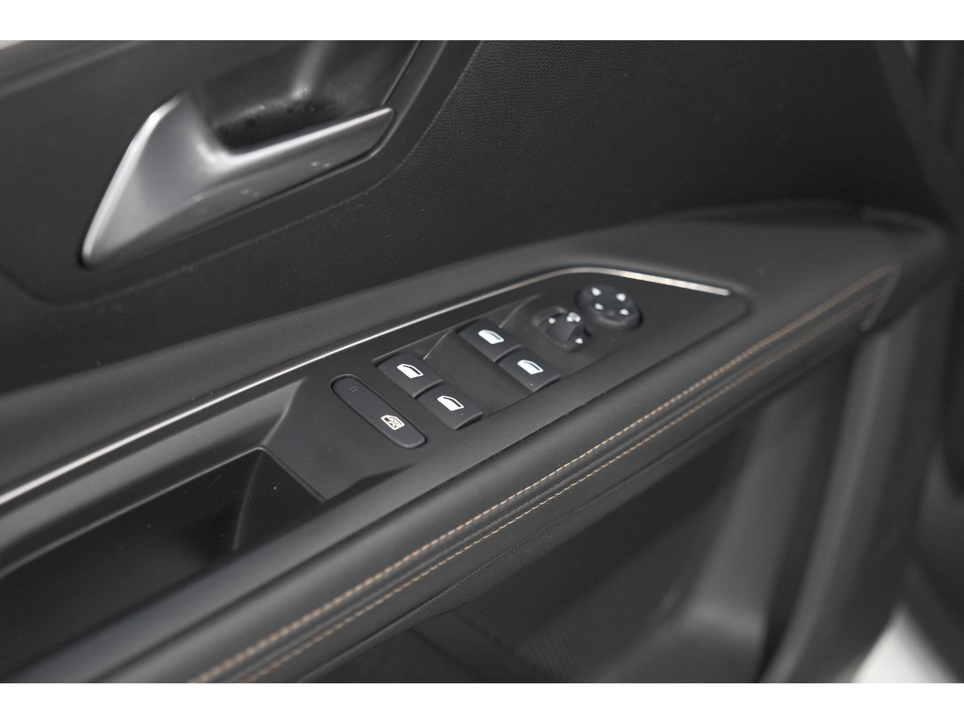 Peugeot 5008 PureTech 130 EAT8 GT-Line | Schuif-/Kanteldak | Trekhaak | Elektrische Kofferklep | Camera