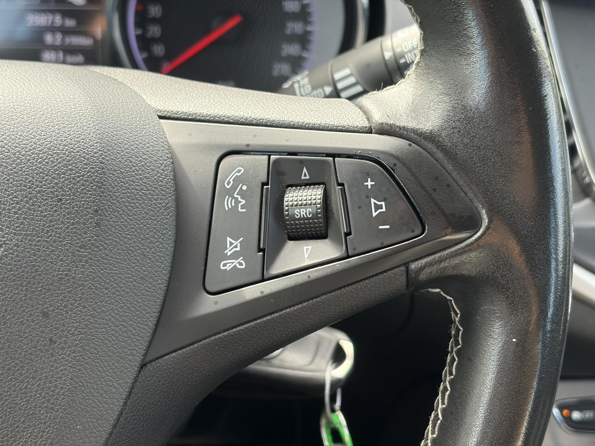 Opel Astra 1.2 Business Edition 147pk l 2e Eigenaar l Trekhaak l Navi l Carplay l 6 Bak l Clima l Cruise l Pdc V+A l Recent beurt gehad l Lm velgen l N.A.P l Apk tot 07-2028