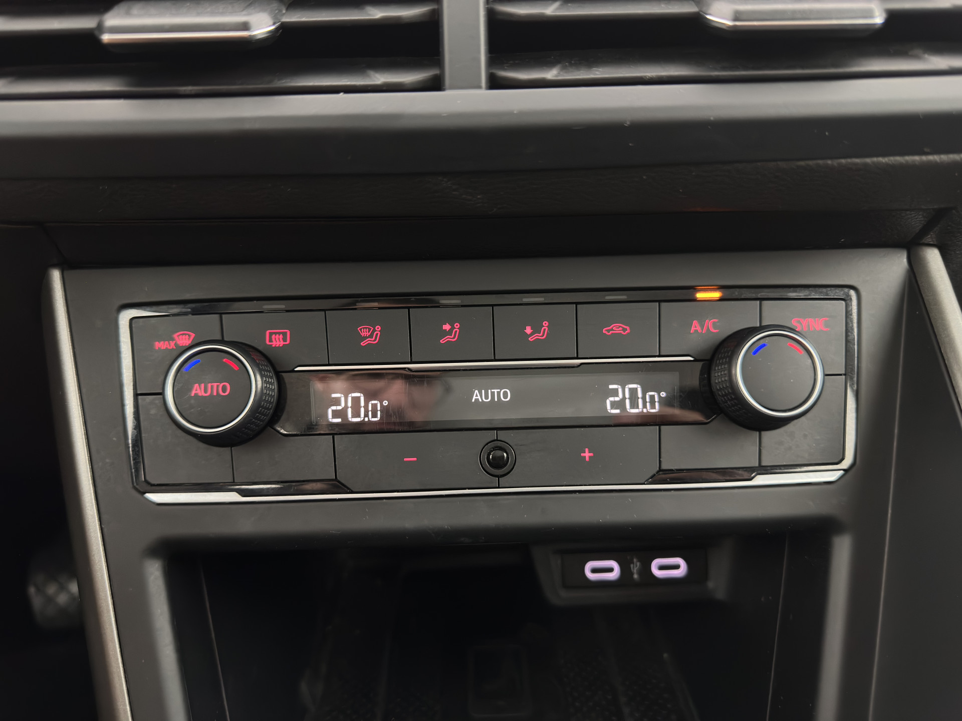 Volkswagen Polo 1.0 TSI Comfortline Business (INCL-BTW) *NAVI-FULLMAP | ADAPTIVE-CRUISE | COMFORT-SEATS | DAB+ | ECC | PARKPILOT*