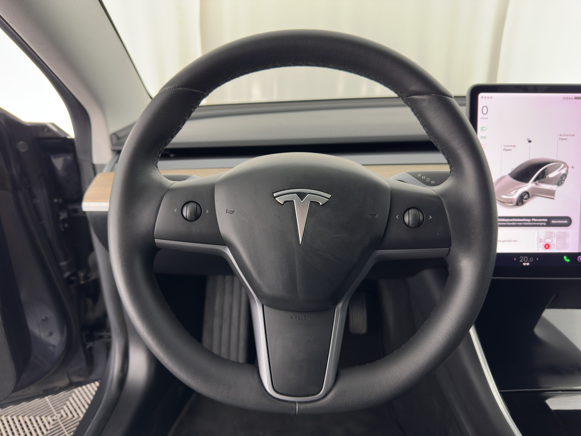 Tesla Model 3 Standard RWD Plus 60 kWh [ 3-Fase ] {SOH-88%} (INCL-BTW) Aut. *PANO | AUTO-PILOT | LEATHER | KEYLESS | FULL-LED | MEMORY-PACK | SURROUND-VIEW | DAB | CARPLAY | DIGI-COCKPIT | LANE-ASSIST | COMFORT-SEATS | 18"ALU*