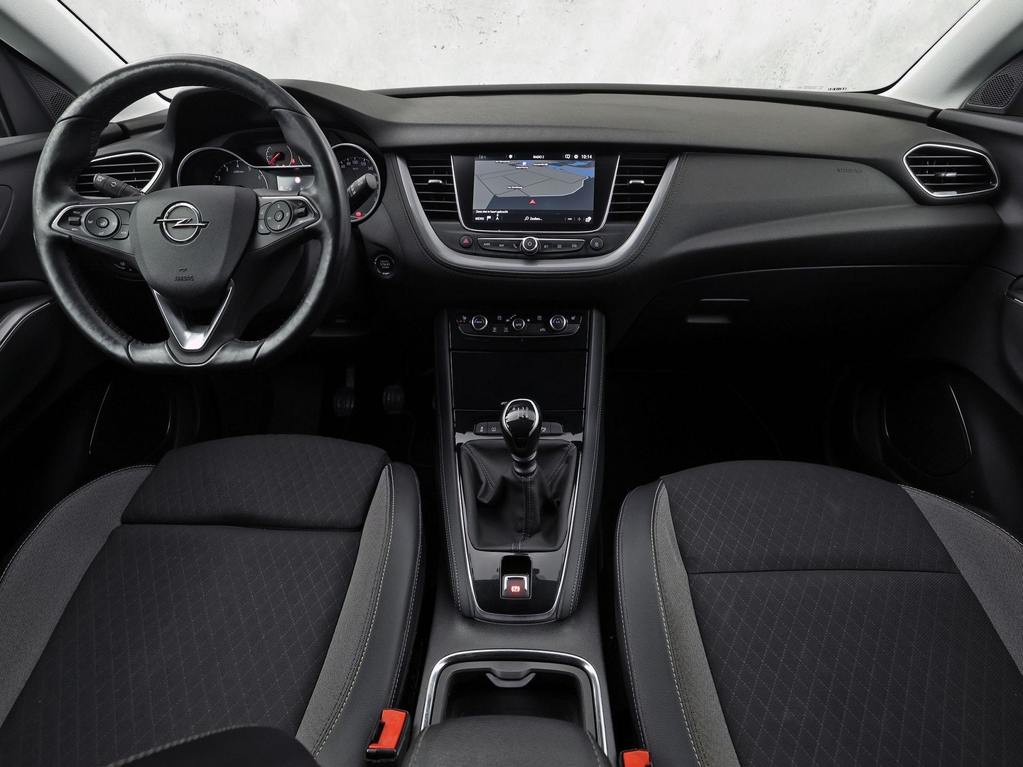 Opel Grandland X 1.2 Turbo Innovation (APPLE CARPLAY, GROOT NAVI, CLIMATE, STUUR/STOELVERWARMING, KEYLESS, CAMERA, SPORTSTOELEN, GETINT GLAS, ELEK ACHTERKLEP, NIEUWE APK, NIEUWSTAAT)