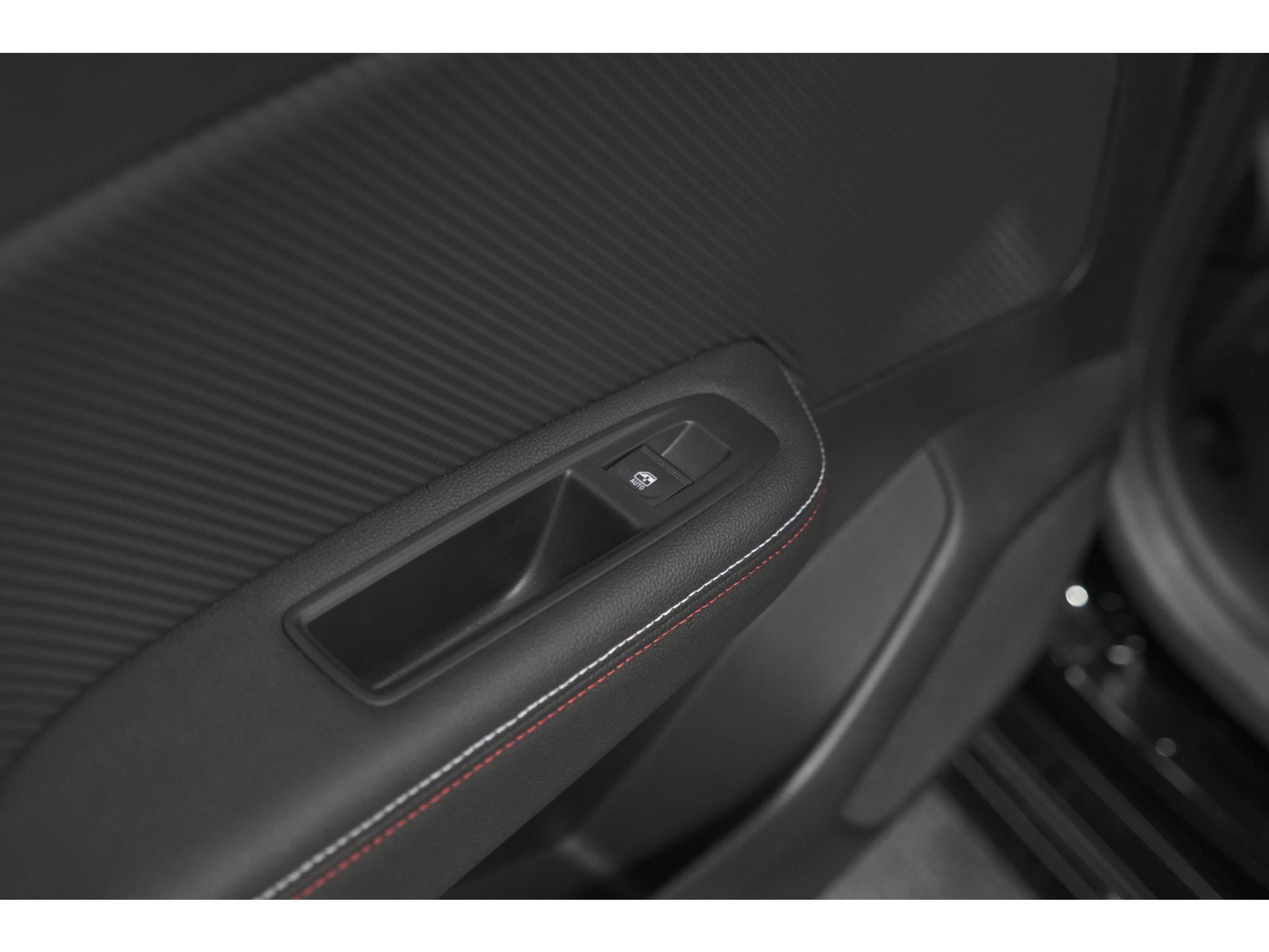 Renault Clio 1.6 E-Tech Hybrid 140 R.S. Line | 360 Camera | Apple Carplay | 9.3 Inch Groot Scherm | Sportstoelen
