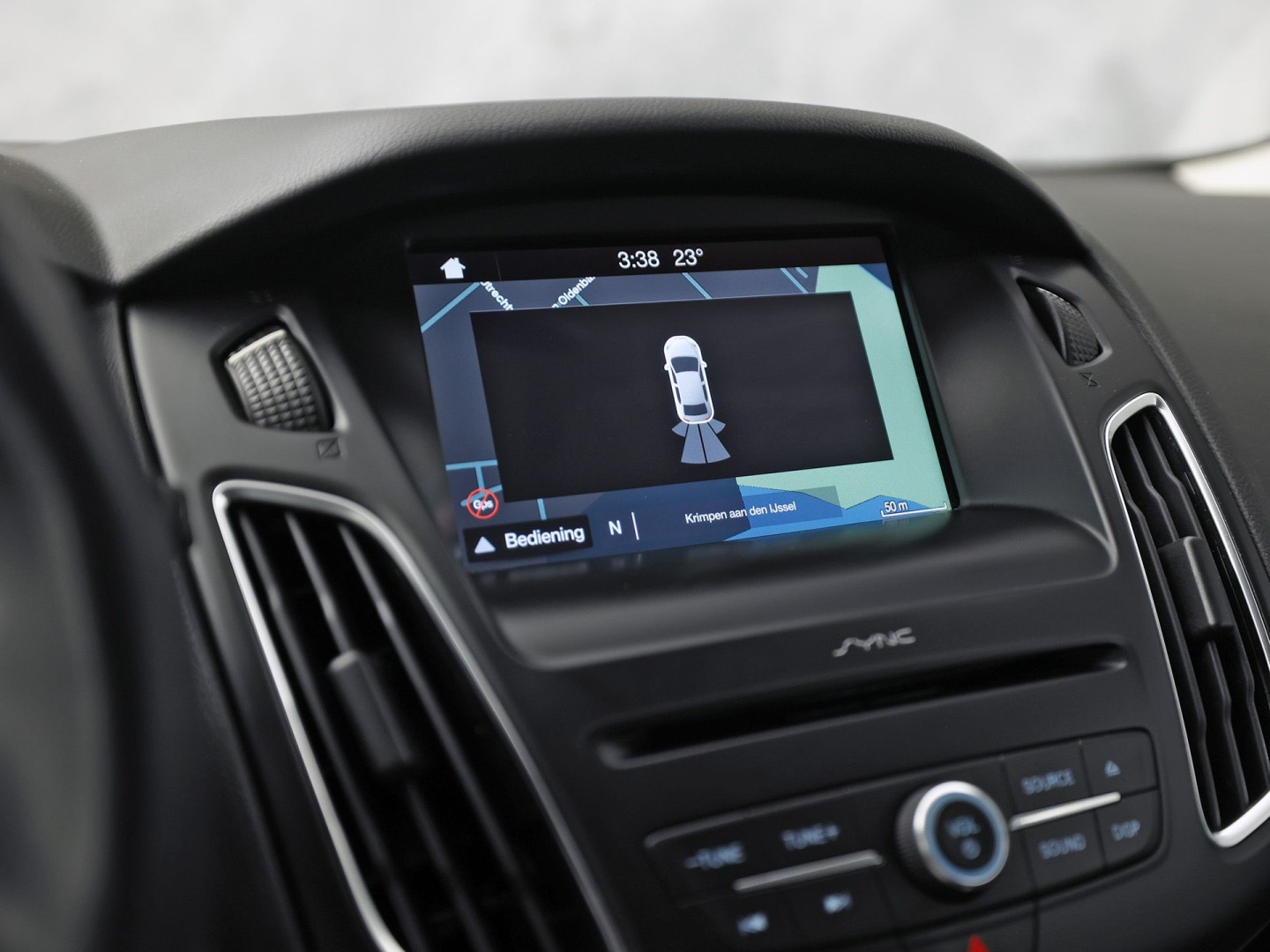 Ford Focus Wagon 1.0 Sport Automaat (NAVIGATIE, STUUR/STOELVERWARMING, LM VELGEN, SPORTSTOELEN, CRUISE, PARKEERSENSOREN, NIEUWSTAAT)