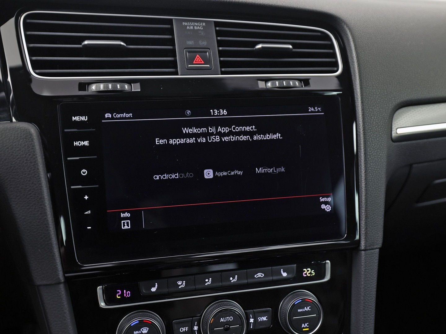 Volkswagen Golf 2.0 TSI GTI Performance 245Pk Automaat (VIRTUAL COCKPIT, APPLE CARPLAY, GROOT NAVI, MODE KNOP, DYNAUDIO, CAMERA, STOELVERWARMING, ADAPTIVE CRUISE, DODEHOEK DETECTOR, NIEUWSTAAT)