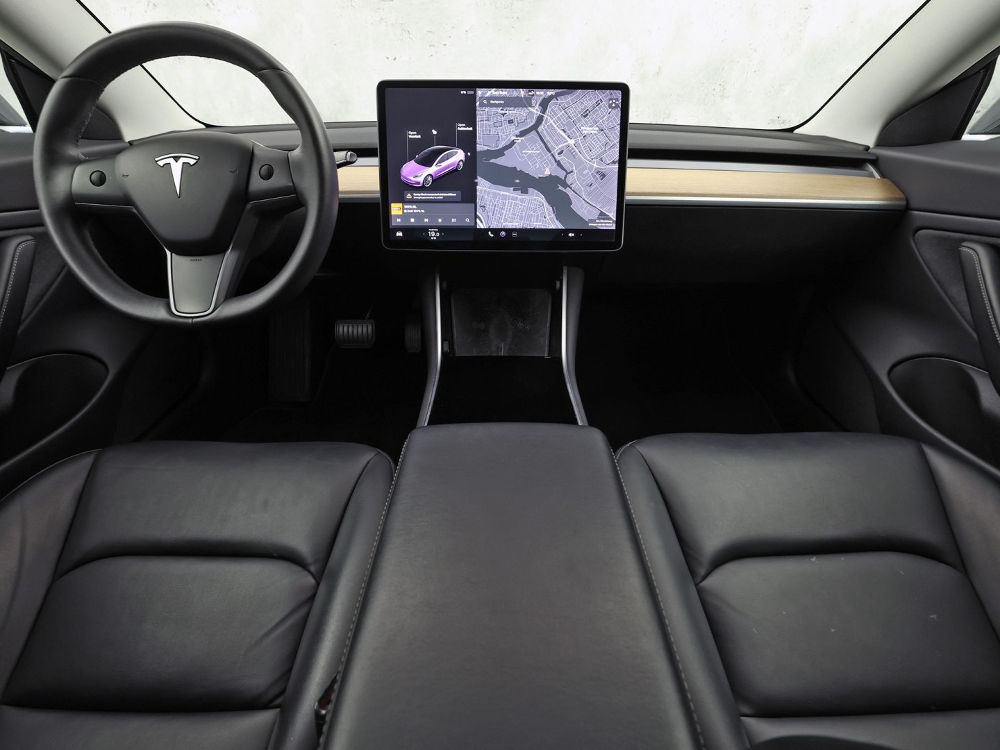 Tesla Model 3 Standard RWD Plus 60 kWh 283Pk Automaat (PANORAMADAK, AUTOPILOT, SOH 85,7%, LEDER, CAMERA, MEMORY SEATS, NAVIGATIE, NIEUWSTAAT)