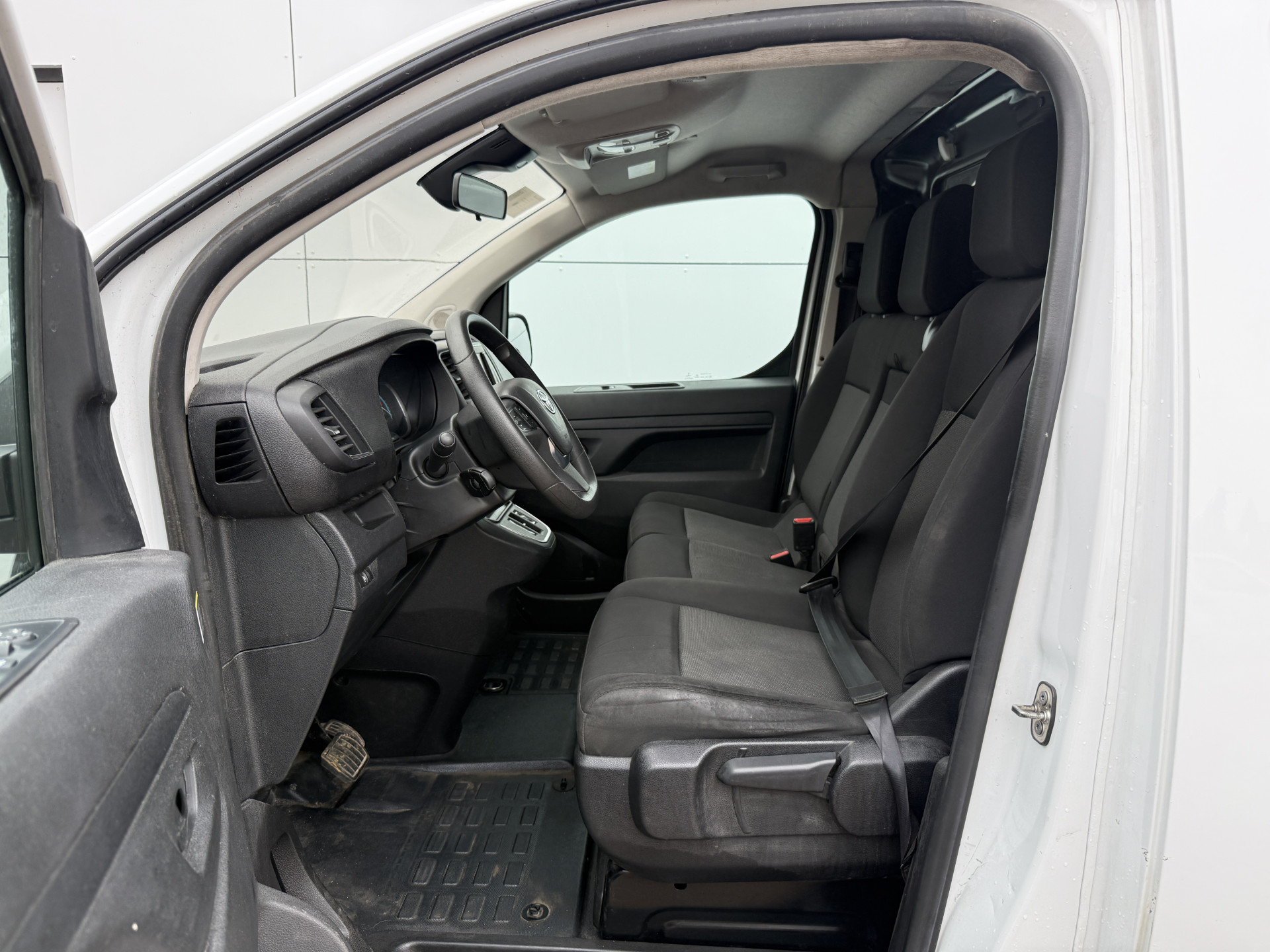 Toyota ProAce Electric 75kWh 136PK L2 Elektrisch 93.3% (SOH) 330km WLTP Snelladen Cruise Control Climate Control Carplay Navigatie 360° Camera Snelladen
