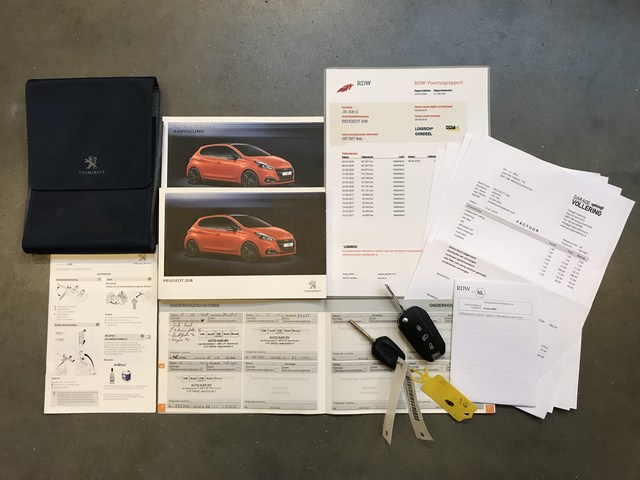 Peugeot 208 1.2 Automaat - V E R K O C H T