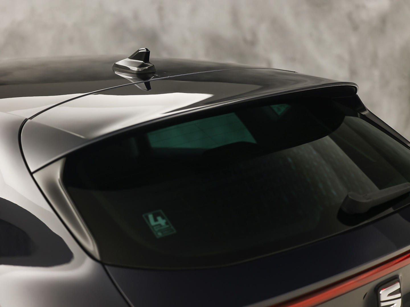 SEAT Leon 1.0 eTSI Intense Sport Automaat (VIRTUAL COCKPIT, APPLE CARPLAY, GROOT NAVI, CAMERA, SPORTSTOELEN, KEYLESS, ADAPTIVE CRUISE, NIEUWSTAAT)